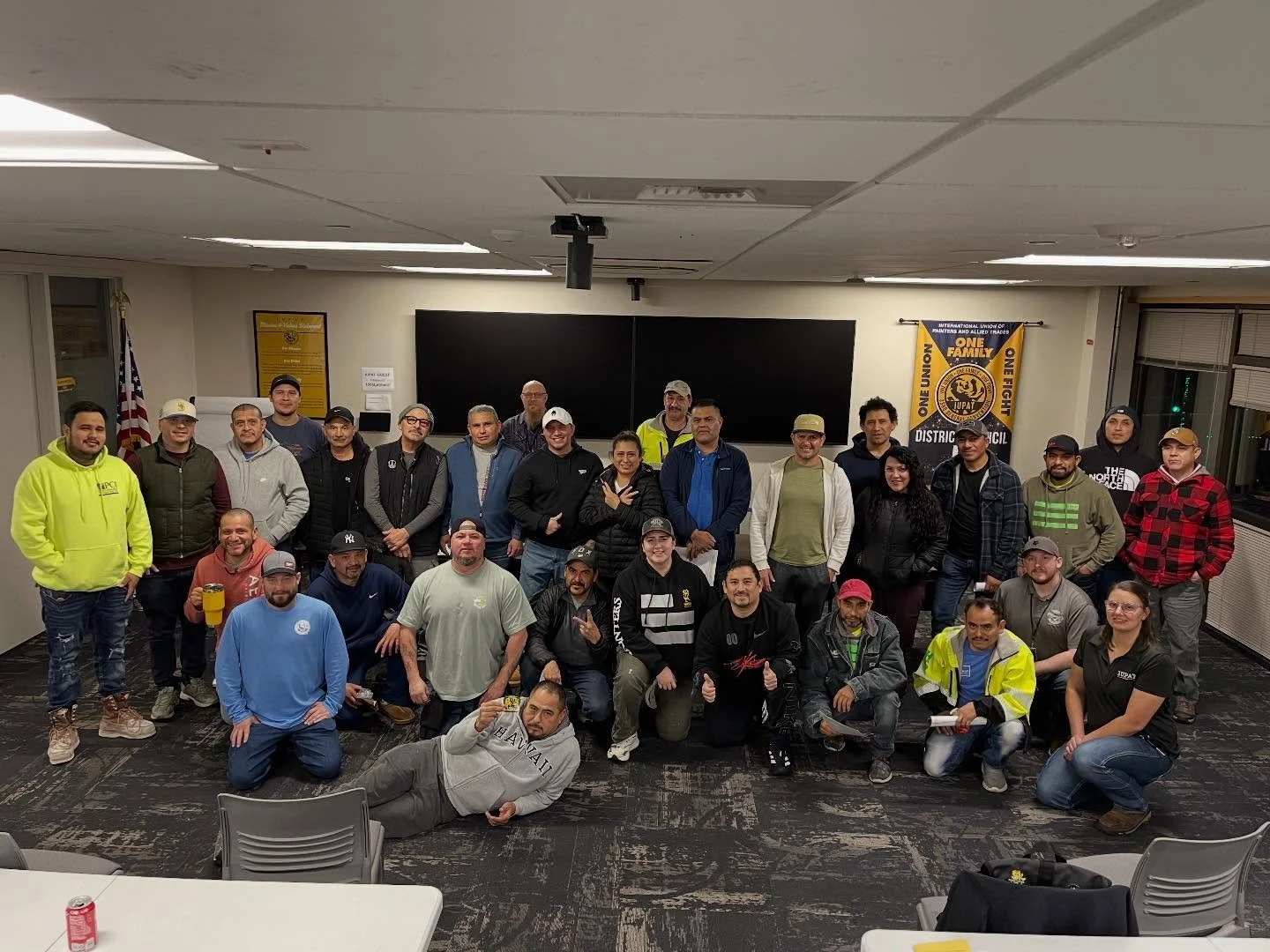 &iexcl;La primera reuni&oacute;n del Comit&eacute; Latino fue un gran &eacute;xito esta semana! Si quieres saber m&aacute;s sobre tu trabajo, tus beneficios y tu sindicato, acomp&aacute;&ntilde;anos en la pr&oacute;xima reuni&oacute;n en abril. &ique