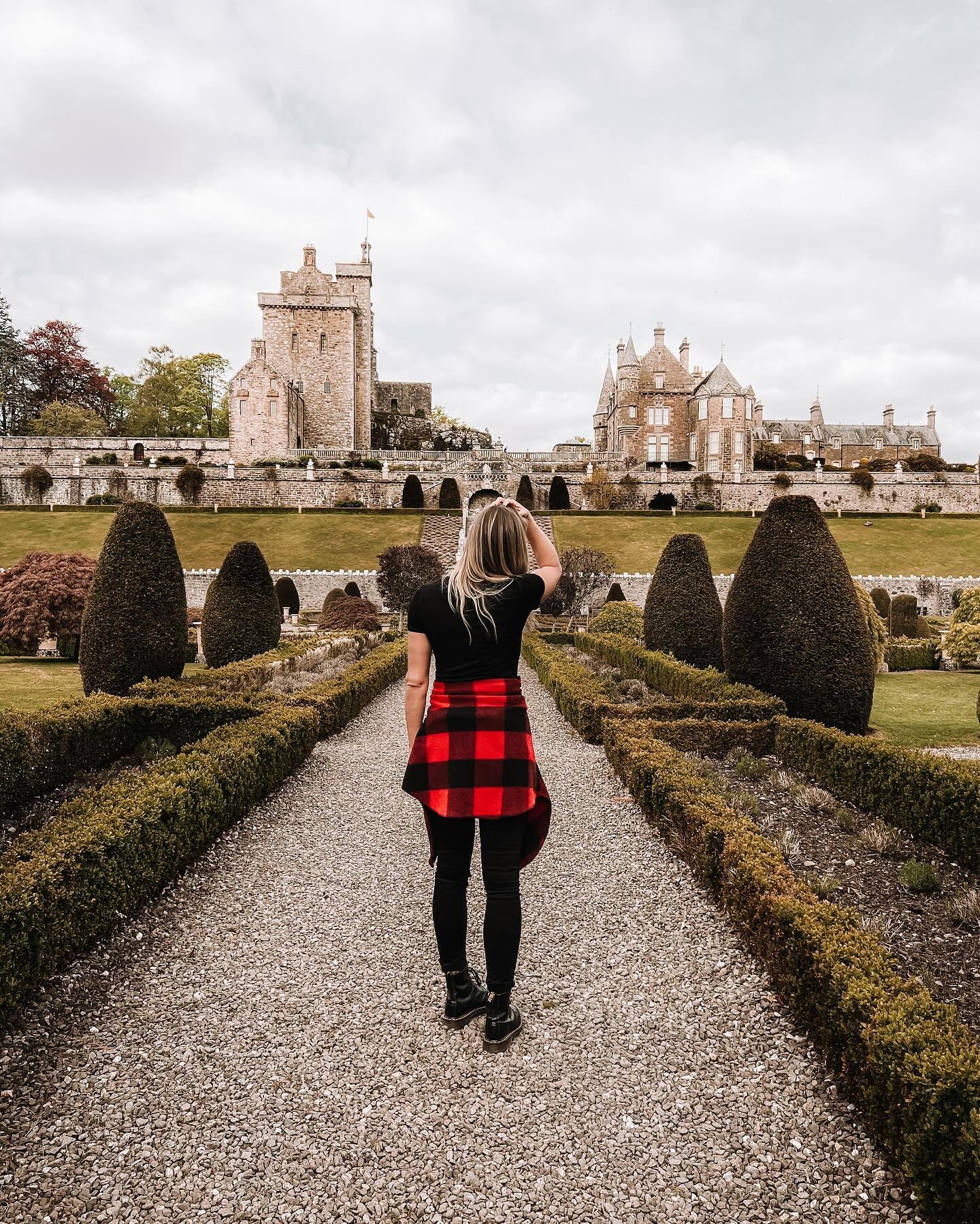 Went to visit the gorgeous Drummond castle gardens last spring and forgot to share about it.

Even with it not being in full bloom it still was so magical to see.

When I'm in places like this I always think of the people who used to roam around thes