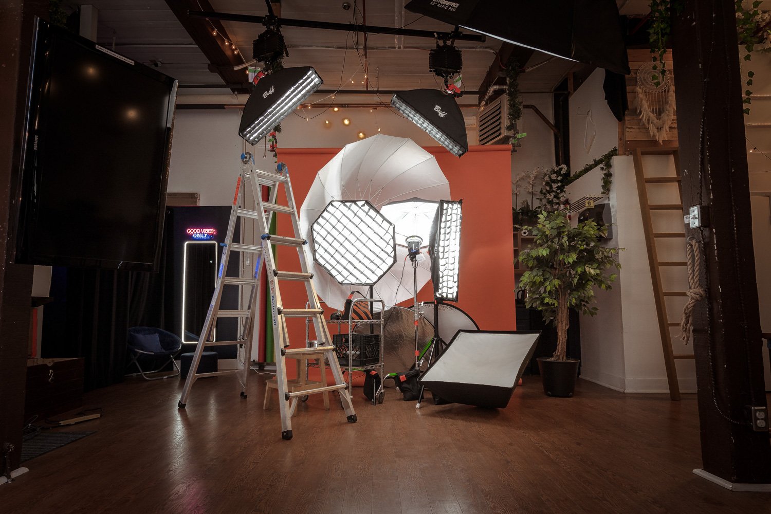 Fully-equipped Professional Photography Studio in Toronto