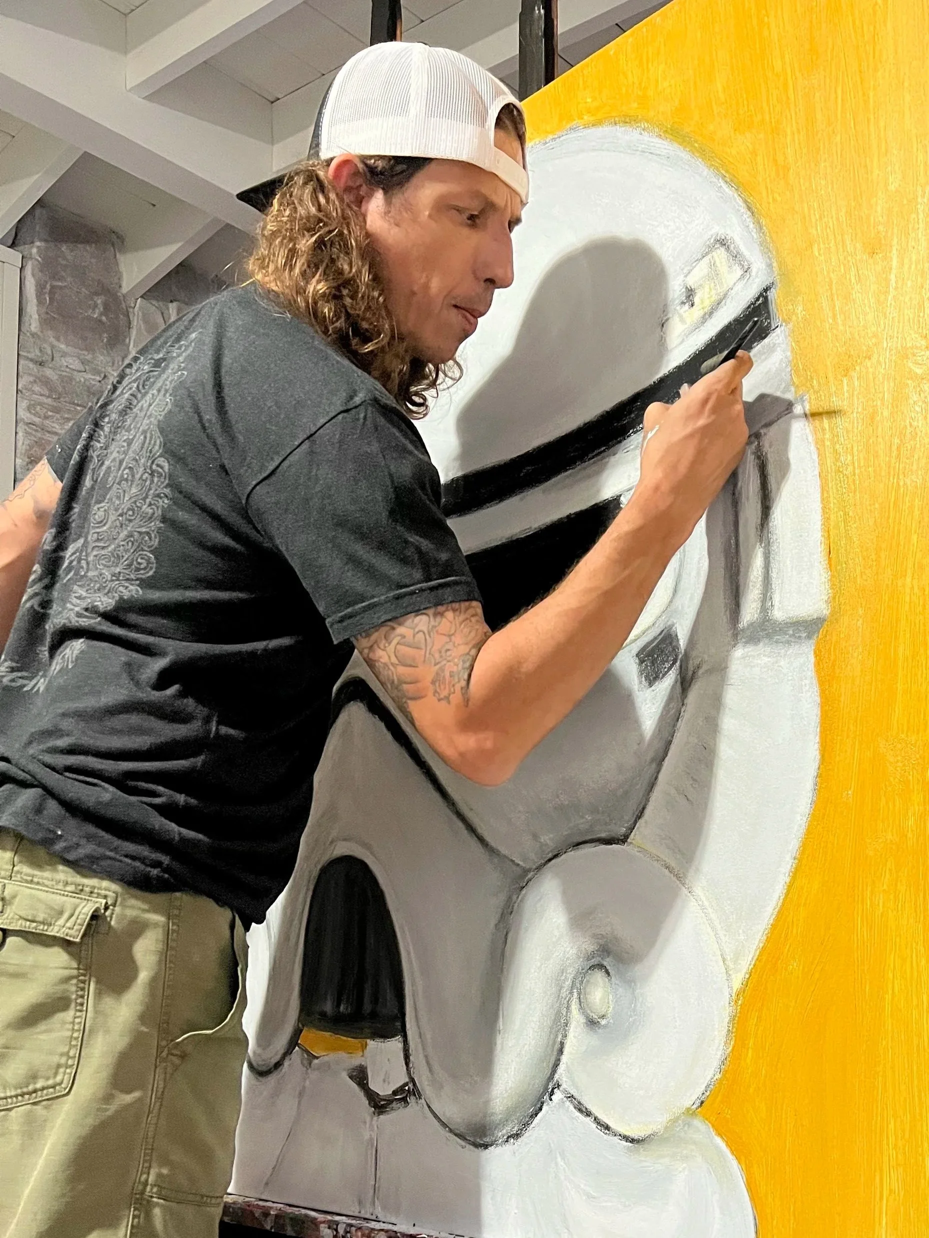 Camilo Martinez painting the funky trooper a 48x48" acrylic painting from troopertina series. At Funky Dissonante Studio. Miami, Forida 2022