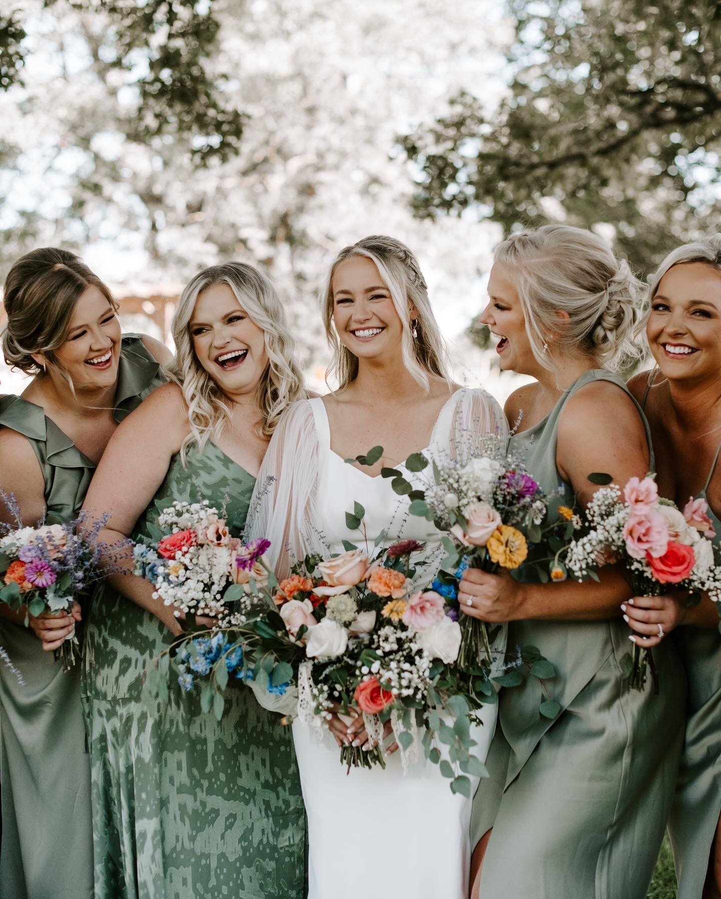 Is there anything better than a dreamy, colorful summer wedding with local flowers?! Counting down the days until the first blooms...
.
.
.
#summerwedding #denverbride #denverflorist #coloradoflorist