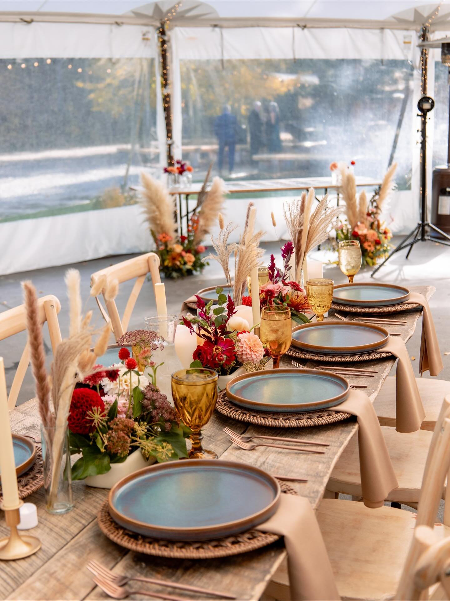 Michelle + Spence 🪄🖤
.
.
.
.
#coloradobride #mountainwedding #bridalbouquets #denverflorist