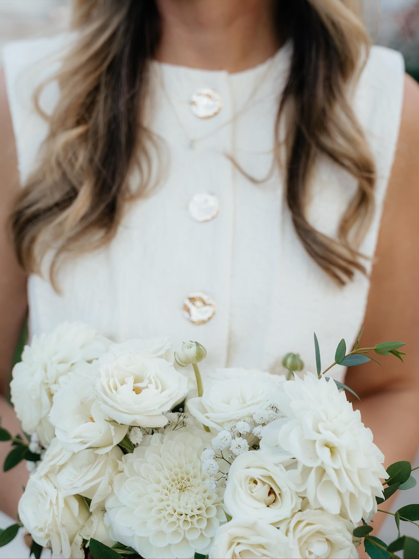 SWOONING over my beautiful friend&rsquo;s intimate wedding. Sara &amp; Winters &mdash; I&rsquo;m so over the moon for your love! 💕

Photos: @wild__opalphoto 

#denverflorist #bridalbouquet #denverbride #denverwedding