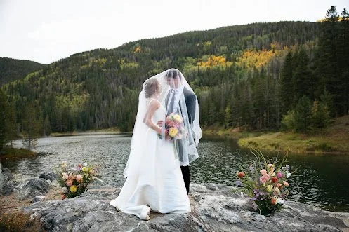 Wildflowers & Veils: Intimate Mountain Romance in Frisco, CO