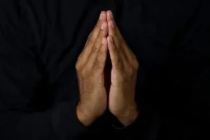 Praying_Hands_004-300x200.jpg