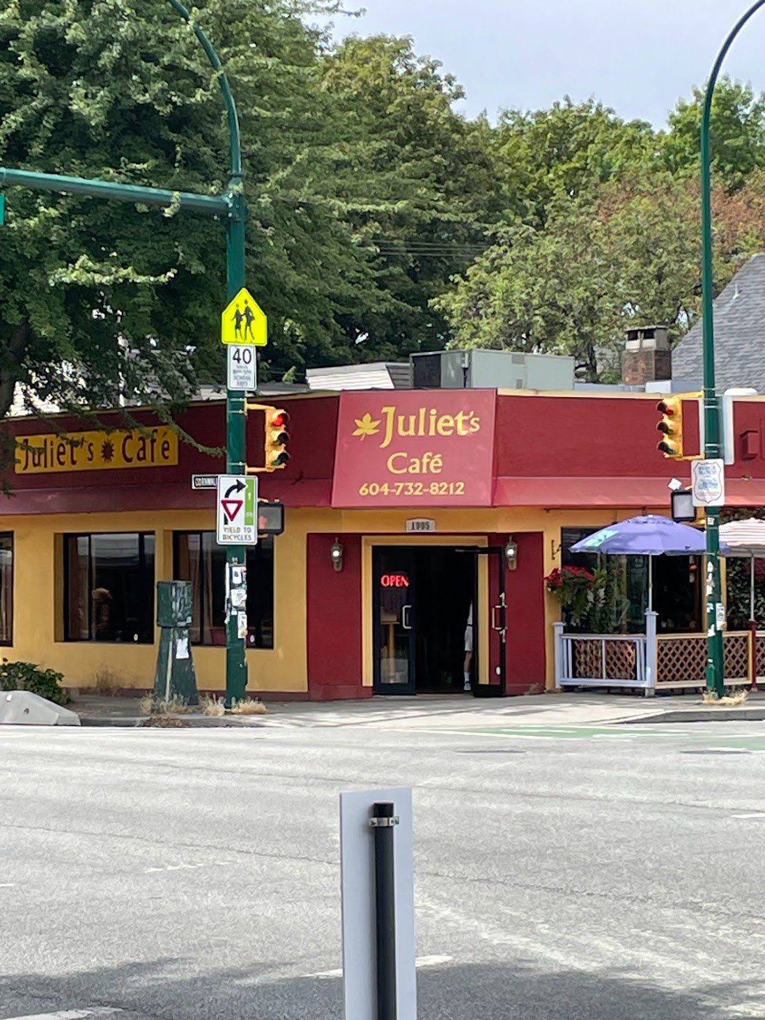 Juliet's Cafe.jpeg