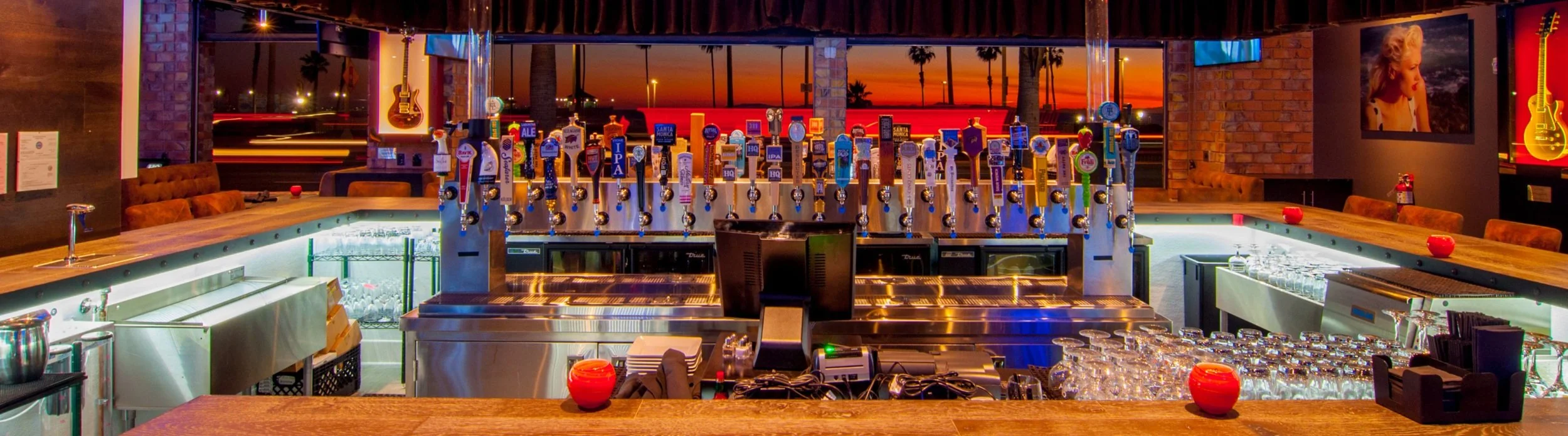 HOURS — HQ gastropub