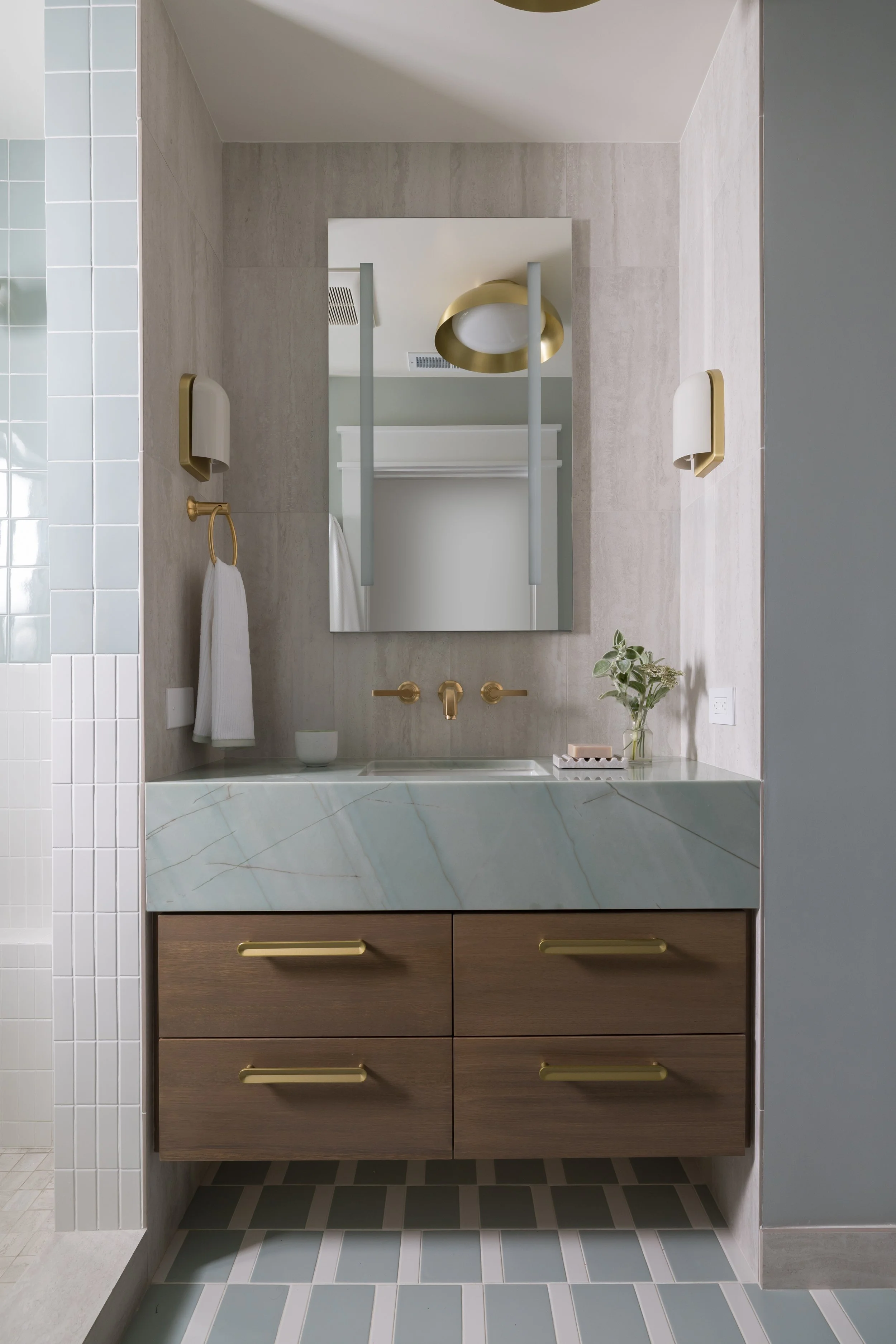 Daylight Saloon | Mountain View