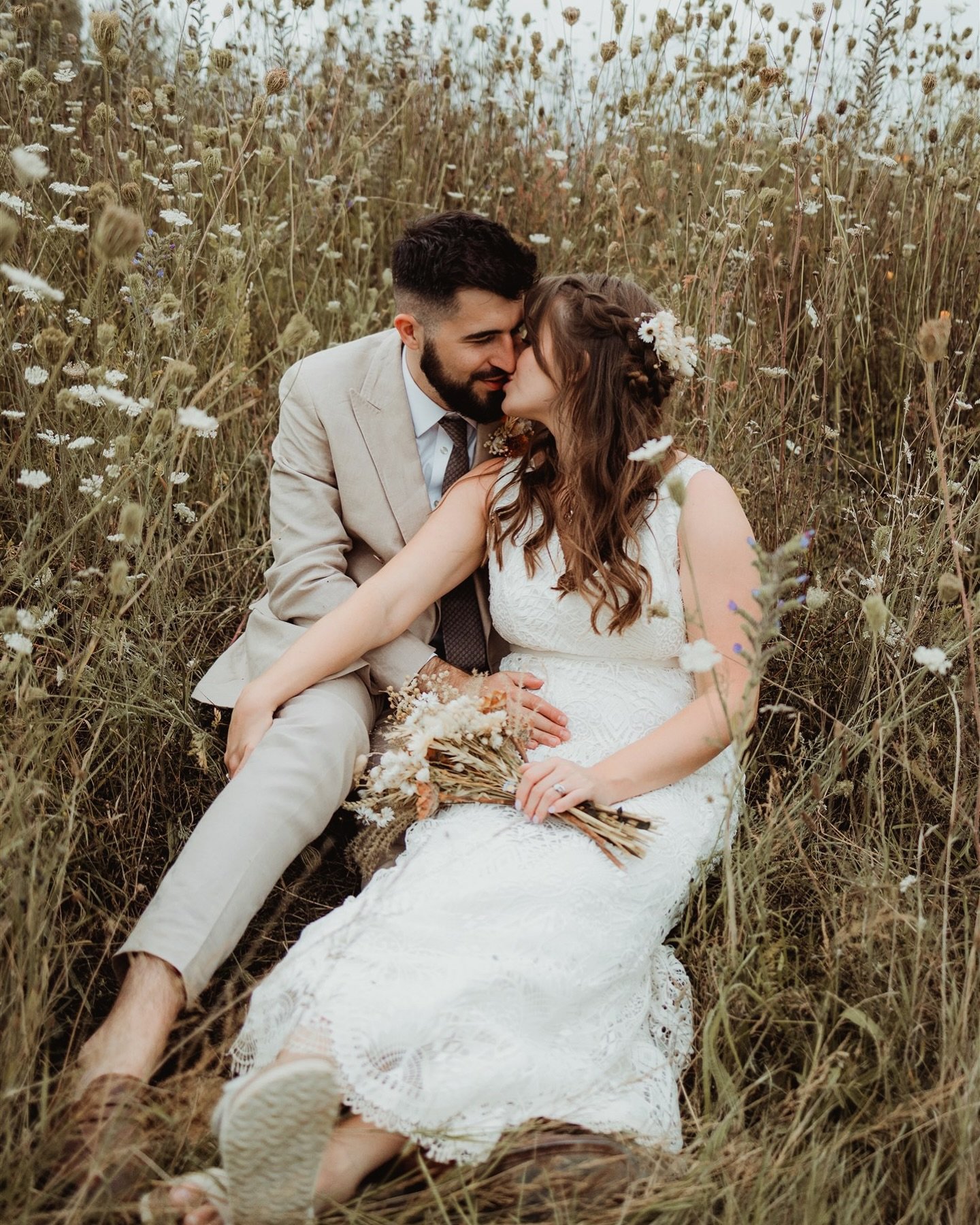 Kathryn and Josh! ✨

What a day!! ❤️✨
A huge congratulations to Mr and Mrs Chadwick.
We had a wonderful ceremony led by Jim at Combe St Nicholas Church, and we travelled to their epic reception over at @symondsburytithebarn where we had the most fant