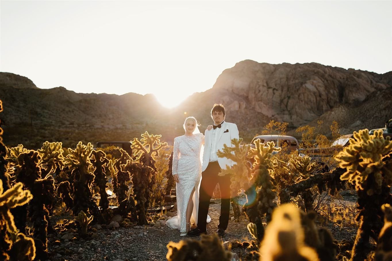 I have SEVERELY neglected my instagram I am so sorry! 
But I am back! 🫣&hellip;and what a treat do I have in sharing Lily and Toms epic wedding in Las Vegas 🇺🇸 

We went out the day after the wedding to a ghost town, about an hours drive from Vega