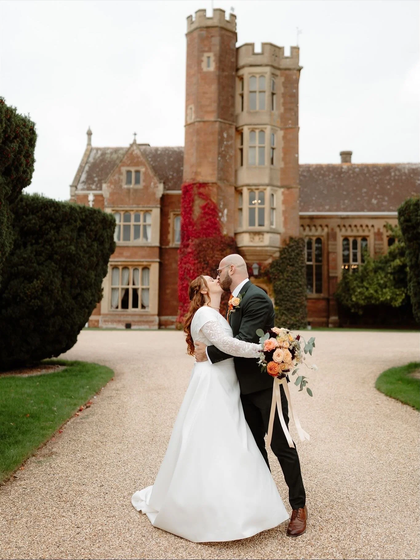 Danielle and Nadeem 🥹

It was a gorgeous autumn day at @staudriespark with those reds and oranges coming through and it is finally my favourite season. 
We had 2 beautiful ceremonies, firstly a Nikah, and a celebrant led ceremony by Aliya @theinclus