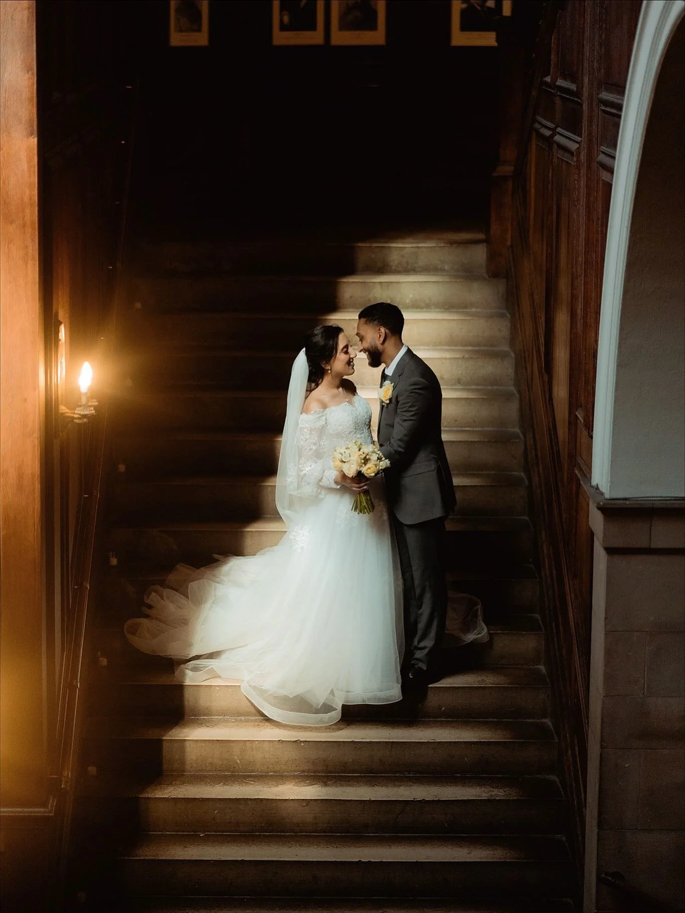 Harrow School in London is just full of these beautiful pockets of light and these stairs are my favourite ✨ 

I adore being here, and it&rsquo;s a real privilege getting to photograph in such a stunning historic school and grounds 🥰

A little look 
