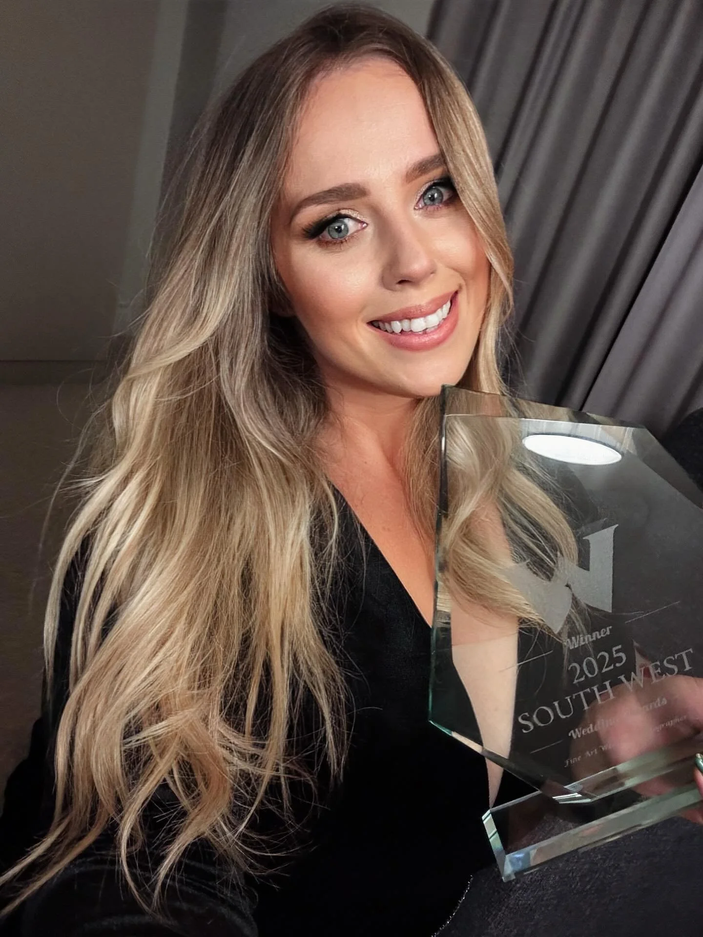 I DID IT!! I am The 2025, South West Wedding Award winner for Fine Art Photography 🥹❤️

I am so beyond grateful to every single couple that gave their comments and voted for me. Without you it just wouldn&rsquo;t have happened. 💕

I love you all SO