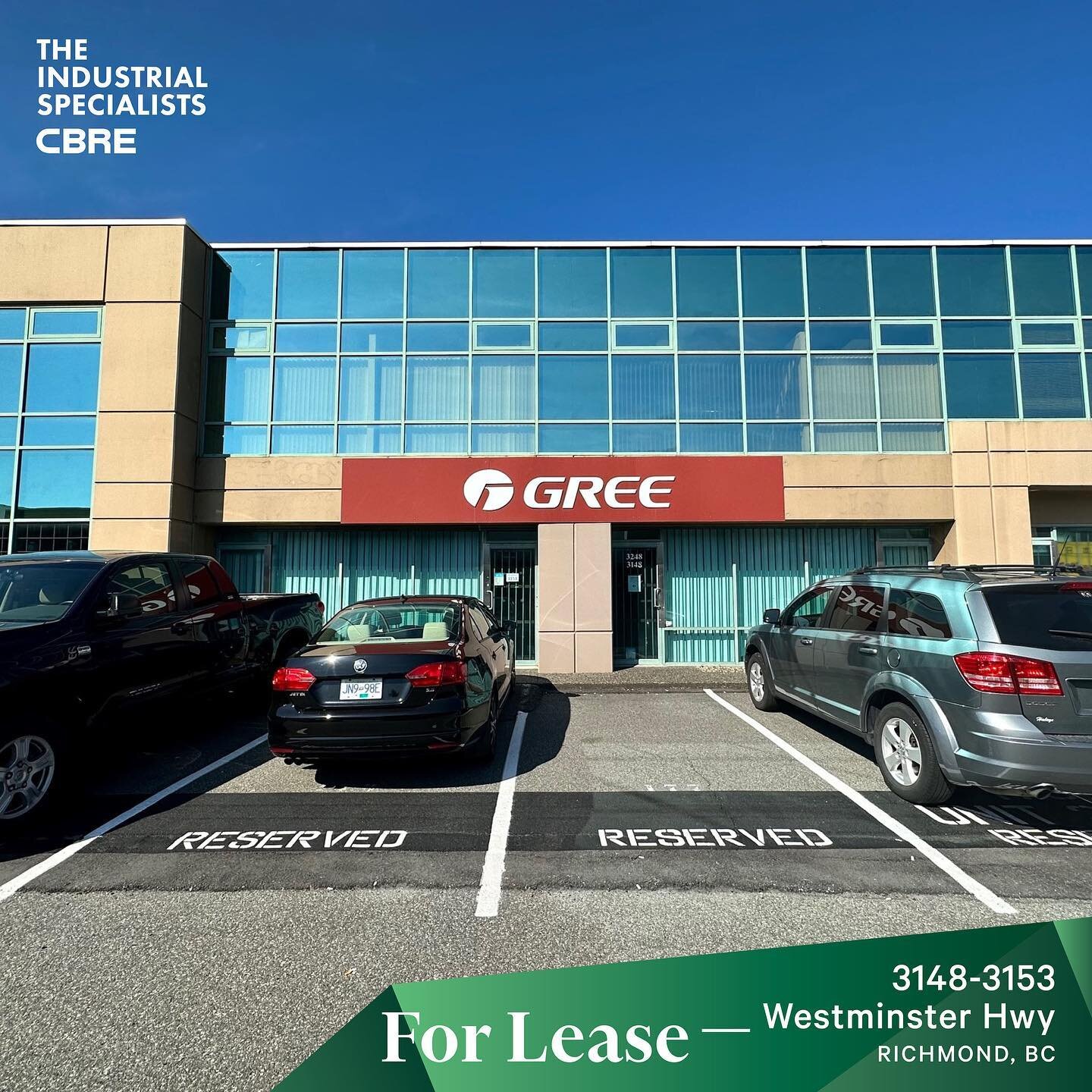 EAST RICHMOND | This small bay warehouse and office space spans over 5,056 SF which creates flexibility for a variety of businesses. The warehouse features two 10&rsquo; x 8 dock doors, 24&rsquo; clear ceiling height, reserved parking stalls, abundan