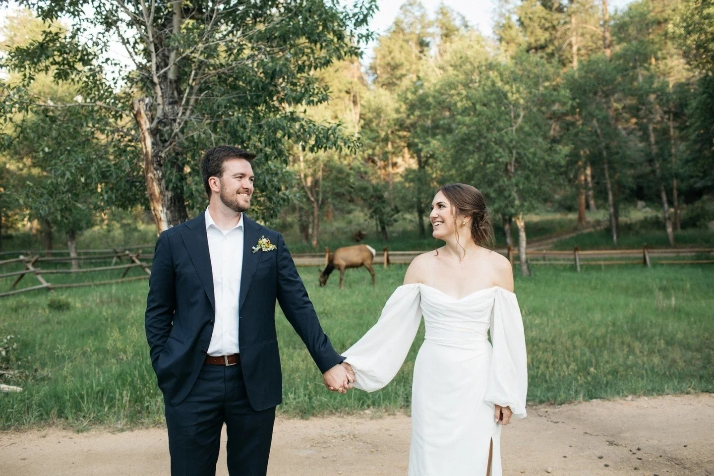 We don't like to play favorites, but these may be our favorite wedding crashers of the season

@heirloomeventsdesign
@thelandingatestespark
@bridgetdorr
@boulderblooms
@snappylittlenumbers.ent
@deshebrado
@partyliquorco
@beautykit_studio
@partyliquor