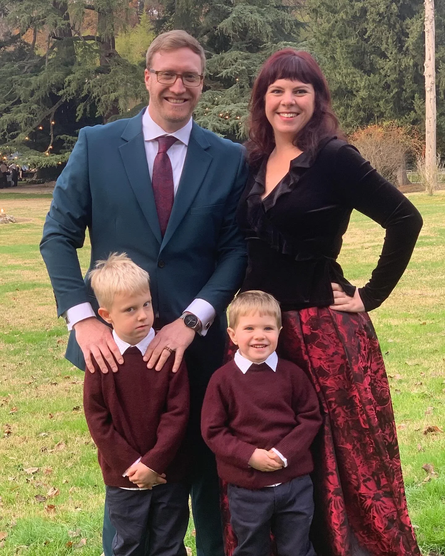 I was a guest at a wedding&hellip;
AND it was in Italy 🇮🇹
AND I had the absolute joy of singing at it ✨

A magical celebration for @luciaspairani &amp; gmmambelli &mdash; full of warmth, incredible food, and the kind of love that fills a room.
Feel