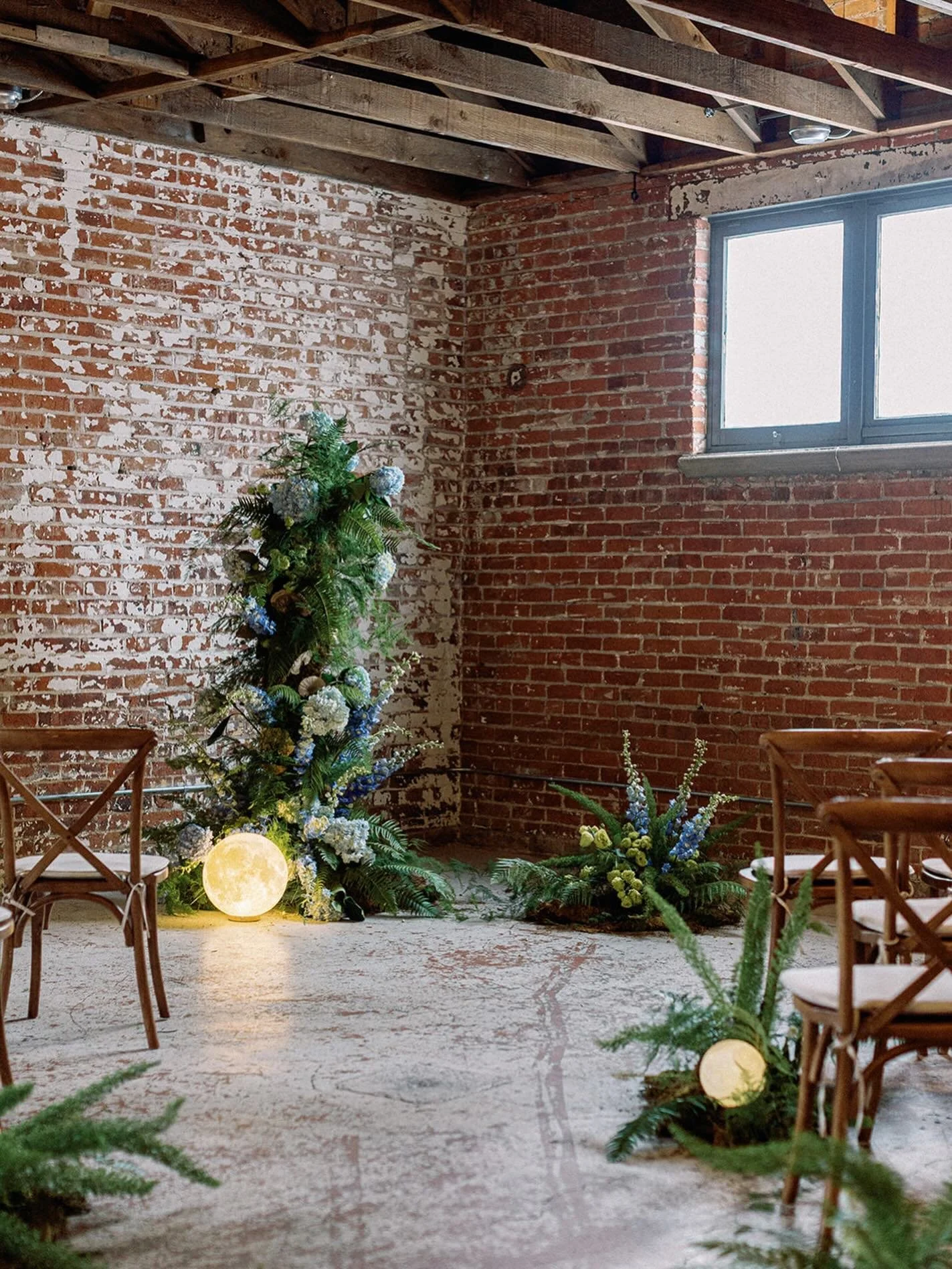 The stories of the moon this week have me feeling all the emotion and inspiration. 🌔

&ldquo;It&rsquo;s a bright spot on the moon, and we would like to call it Carroll.&rdquo;

@alchemy_creative 
@thestvrain 
@a_florae 
@thebridalgoddess 
@alyce.in.