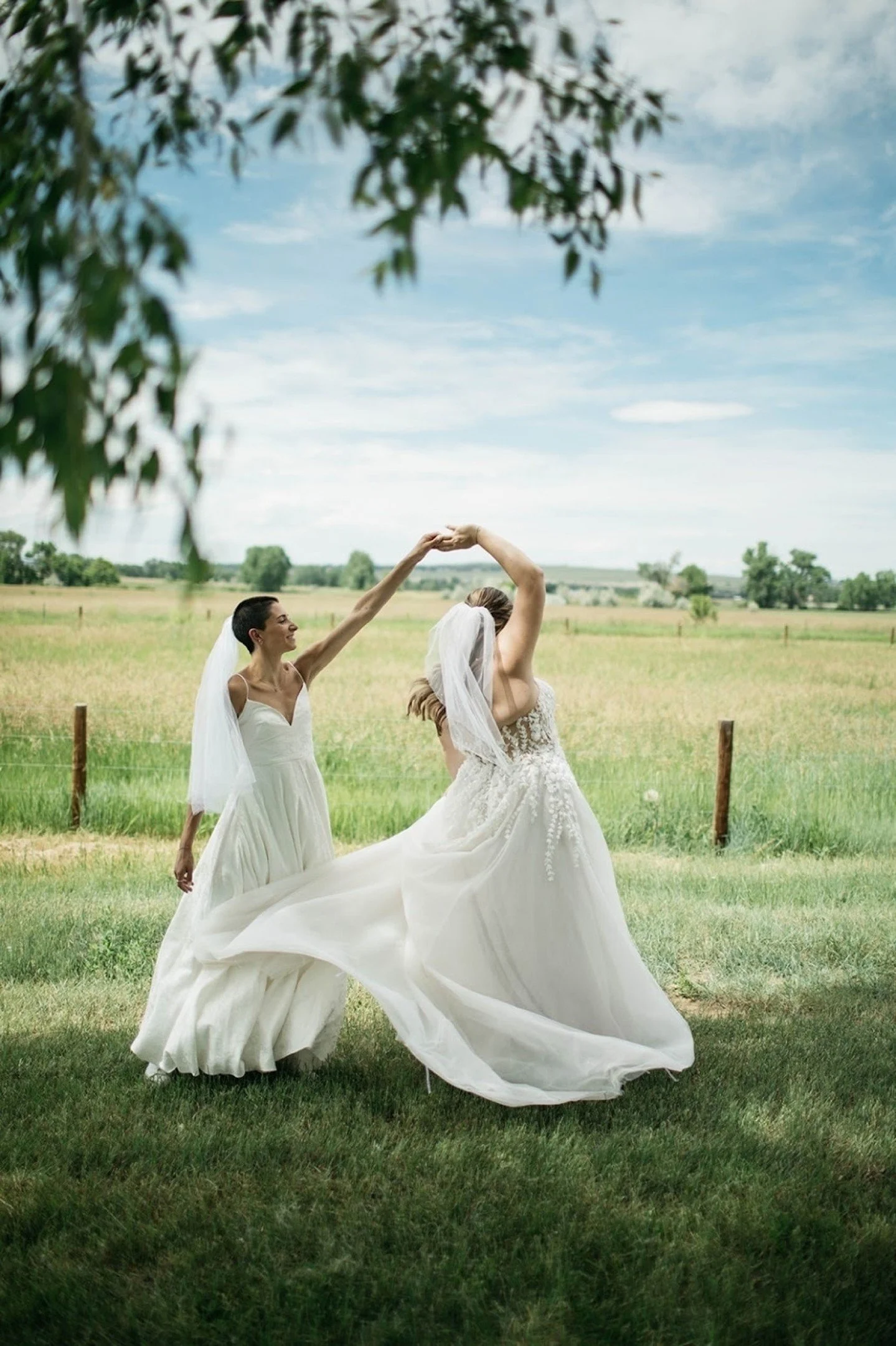 Dancing our way into June 🧡💛💚💙💜

Photography @bridgetdorr
Floral @thejoyfulpoppy
Catering/Bartending @savorycuisinescatering
Rentals @alleventsrental
DJ @amusicplus