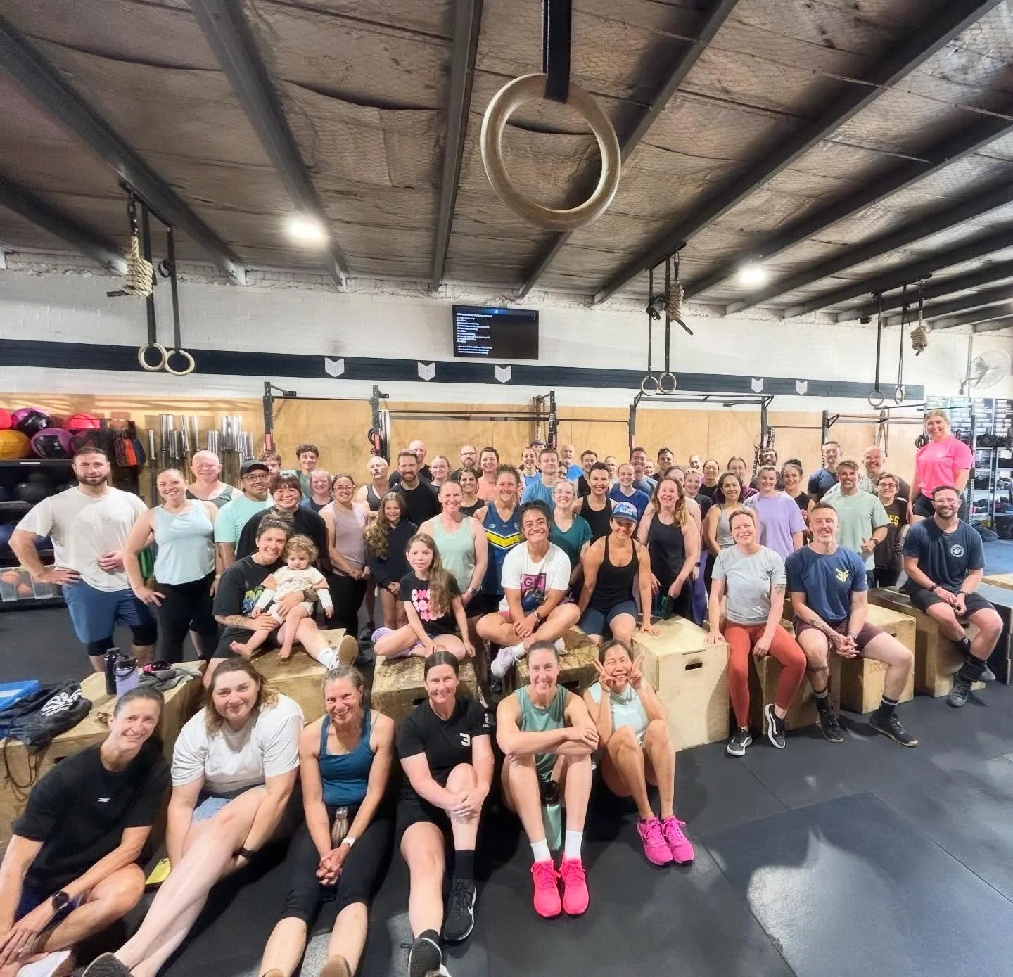 What a community #team3flow #simplythebest #crossfitbelconnen #crossfitcanberra #canberragym