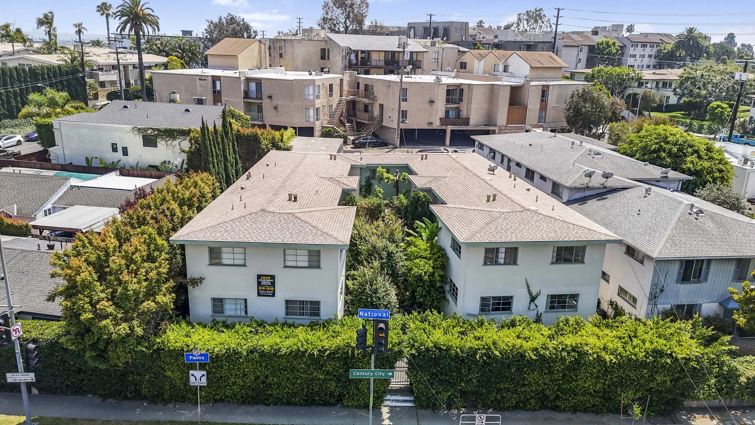 10594 National Blvd
Palms
8 Units
$1,875,000