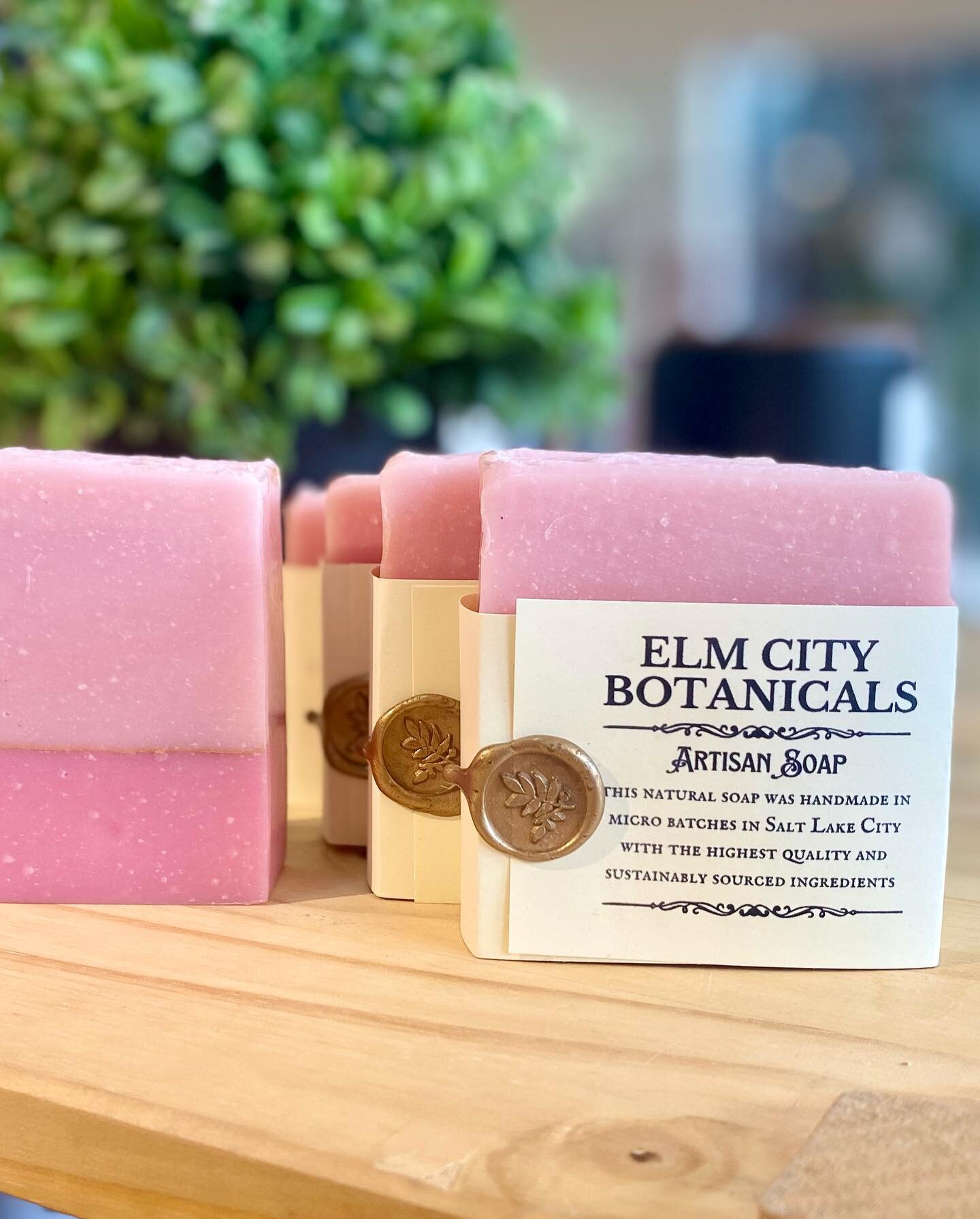 @elmcitybotanicals is a one-woman natural soap and candle shop run by Annabelle, a PhD student in SLC. Annabelle makes all of her soaps and candles the old-fashioned way - by hand in small batches with natural, sustainable, and high quality ingredien