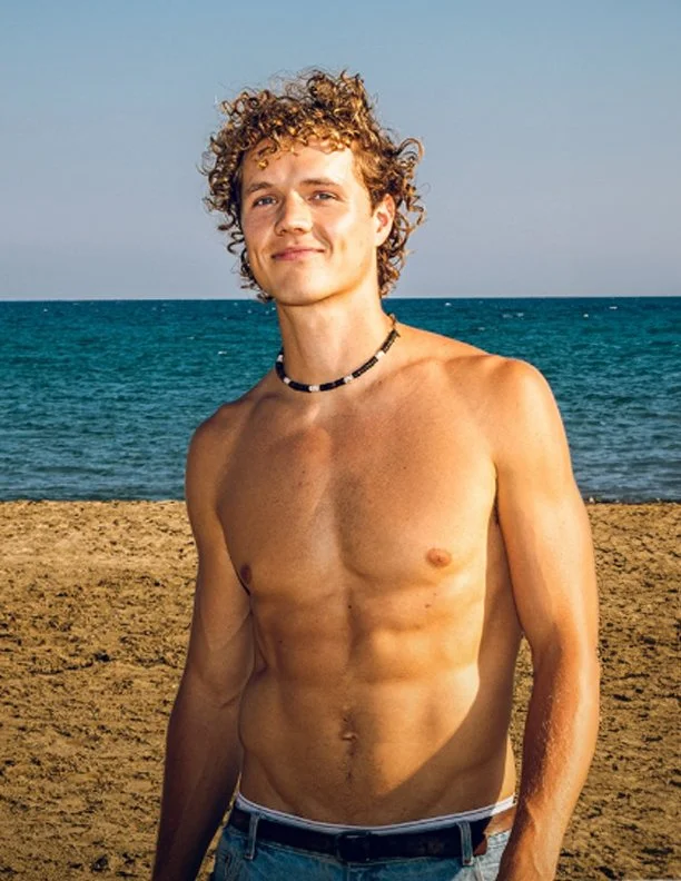 Josh Shirtless.jpg