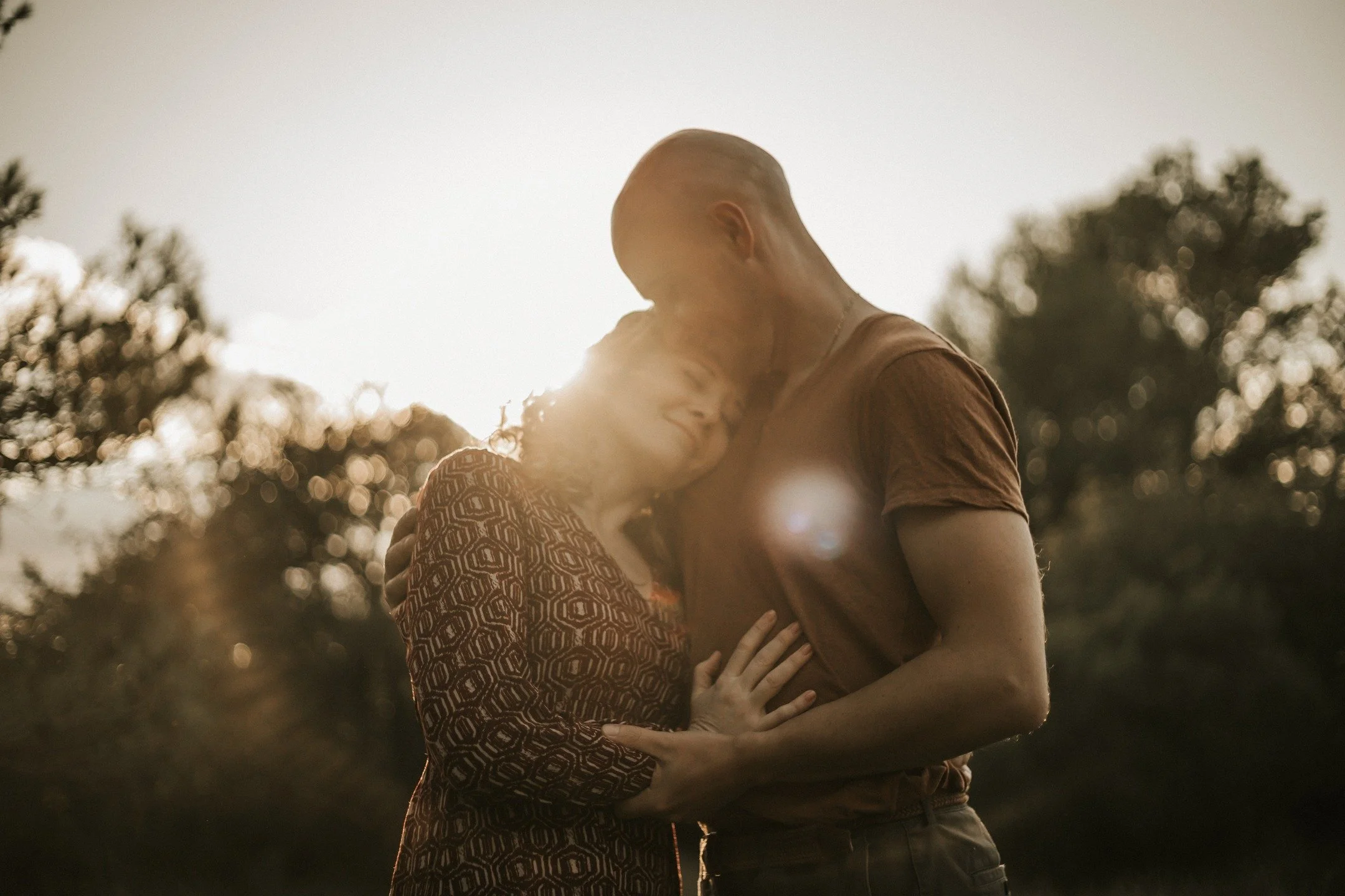 Et si vous marquiez votre PACS avec une séance photo unique ? Immortalisez votre amour ✨ 
→ Réservez vite votre date !