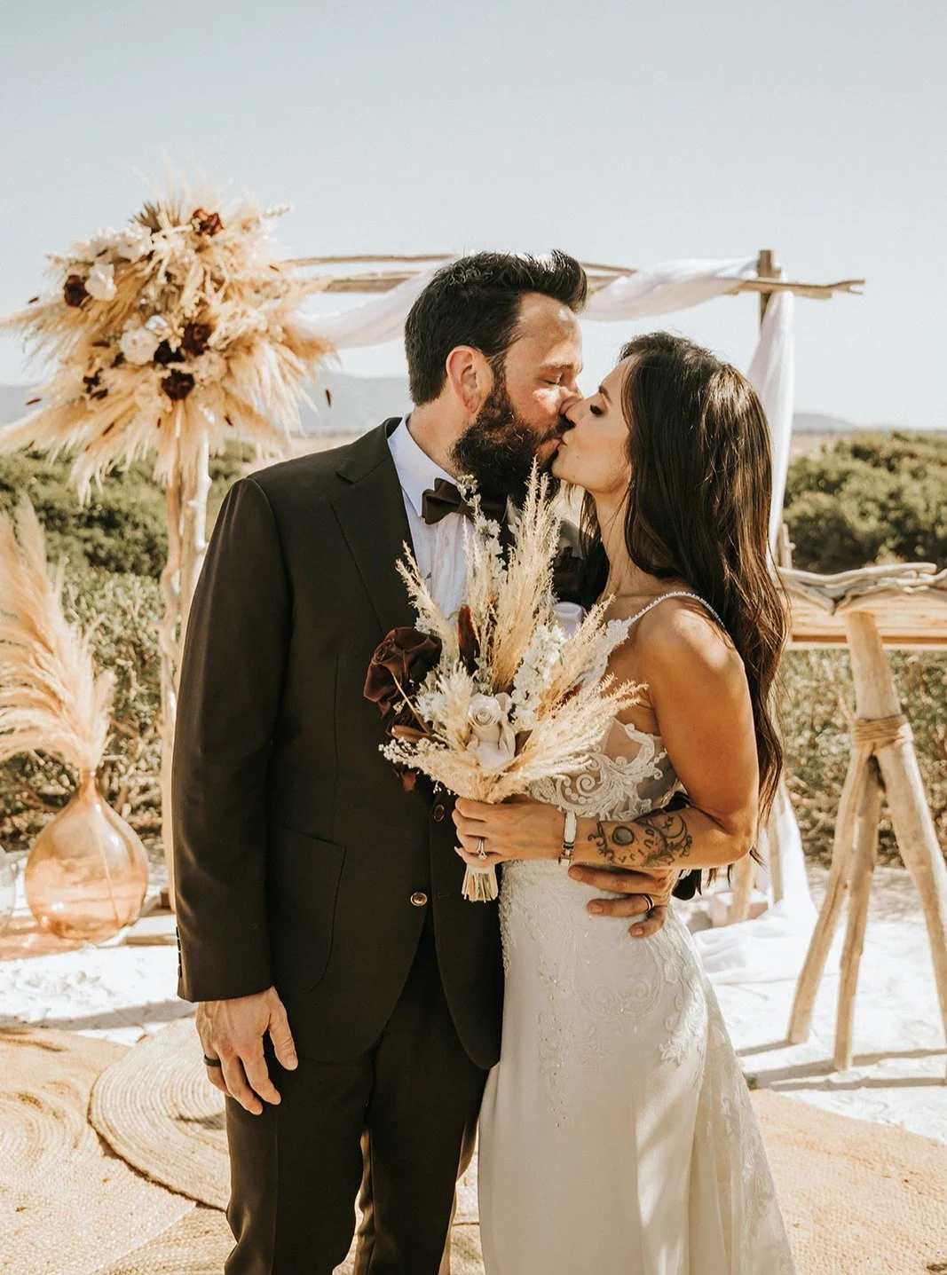 La jolie c&eacute;r&eacute;monie la&iuml;que en Corse ⚡
@callenes.films
@aimedeuxfois
@donaldlauture
@linfini_laplagedugolfe
@atelierduchefbastia
@florelegante.ajaccio
@millenniumevenements
@coachaliebragz
@nickleger

Les r&eacute;servations 2026 &am