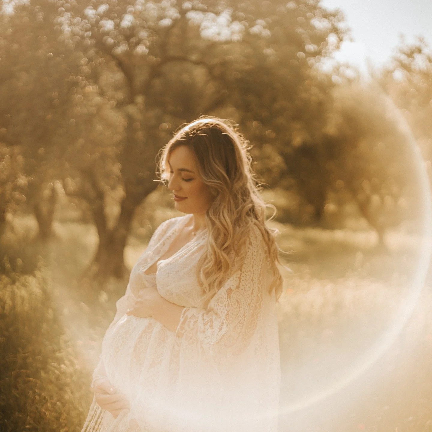 B&eacute;b&eacute; arrive bient&ocirc;t ?
Offrez-vous une s&eacute;ance photo pleine de douceur pour immortaliser ce moment unique. Seule, en couple ou en famille, cr&eacute;ons ensemble de belles images qui vous accompagneront toute votre vie. ✨