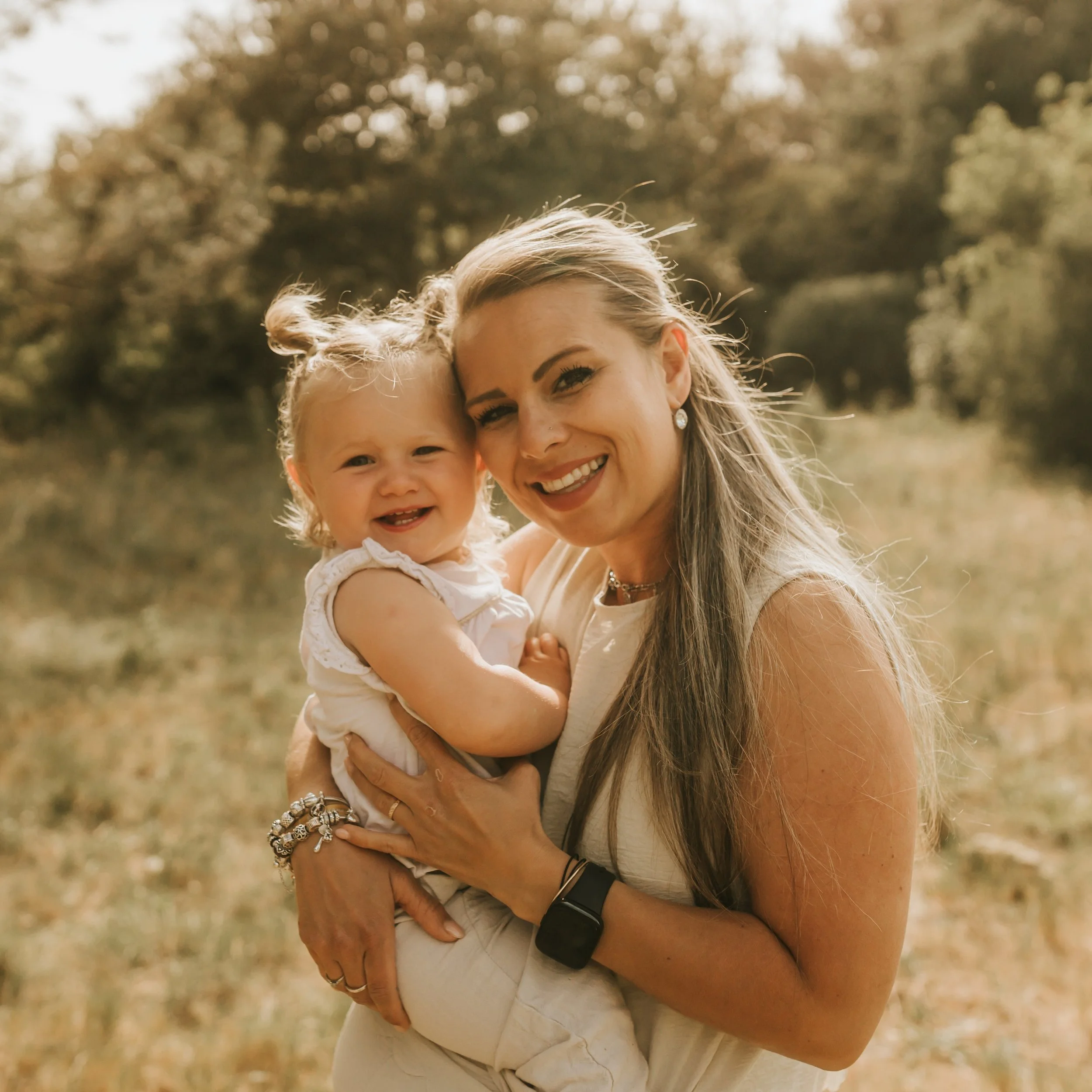 C'est bient&ocirc;t la f&ecirc;te des m&egrave;res ! 
Offrez une carte cadeau s&eacute;ance photo ❤️
Profitez de l'offre sp&eacute;ciale en ce moment : 
40 minutes de s&eacute;ance photo 
en famille
+ 6 photos &agrave; t&eacute;l&eacute;charger
+ 1 b