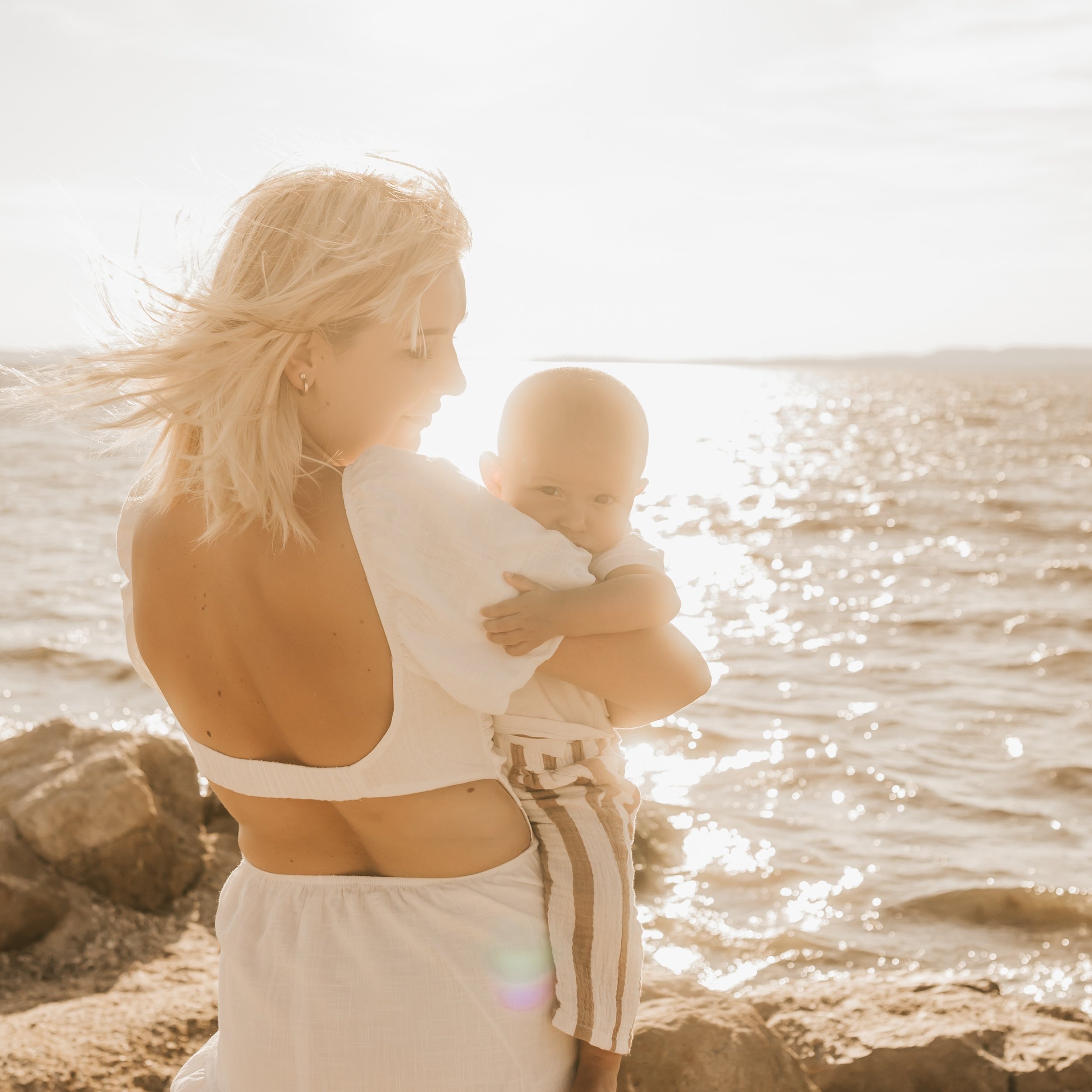 Merci Fiona pour ta confiance, encore une fois 🧡

Il y a des familles que j&rsquo;ai la chance de retrouver, et de voir &eacute;voluer au fil des ann&eacute;es&hellip; La v&ocirc;tre en fait partie.

Cette fois, on s&rsquo;est retrouv&eacute;s sur l