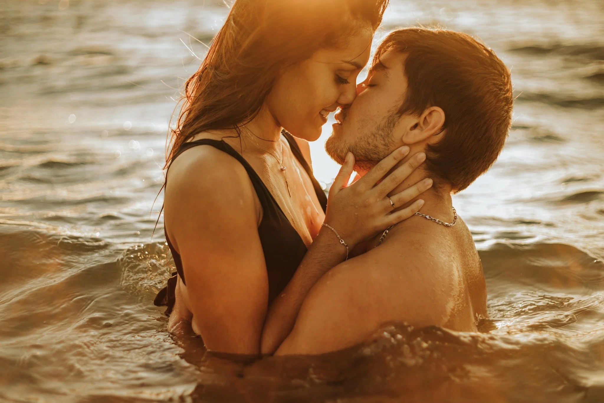 seance photo golden hour couple marseille provence