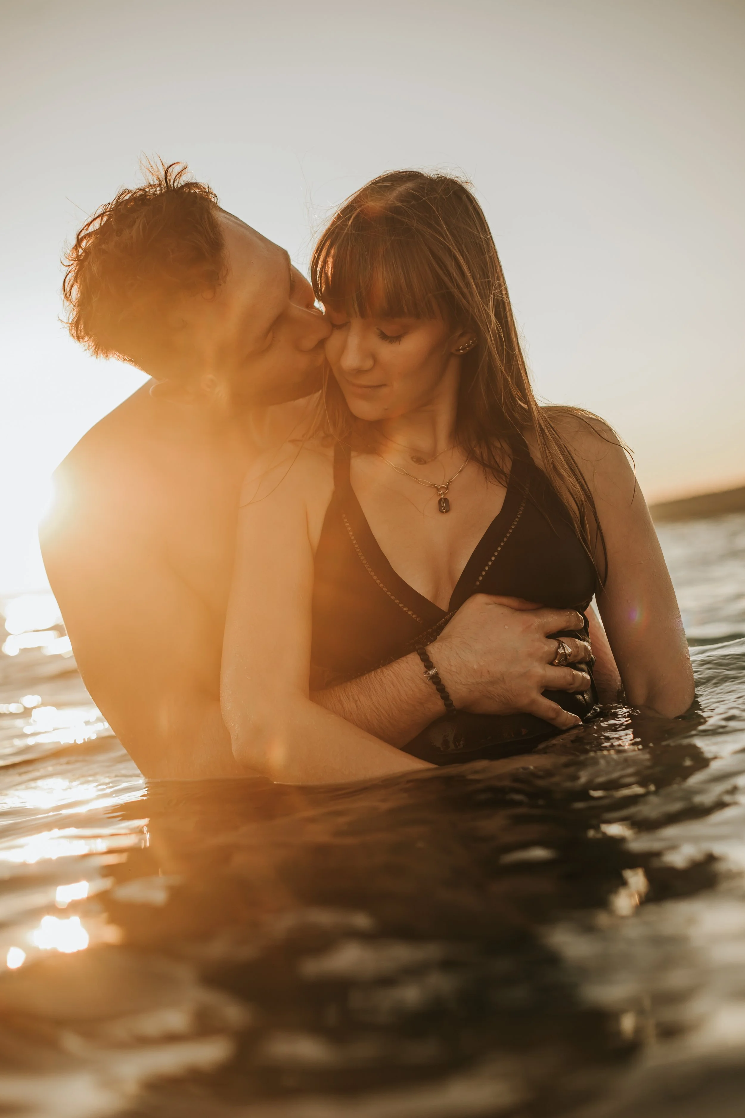 seance photo golden hour couple marseille provence