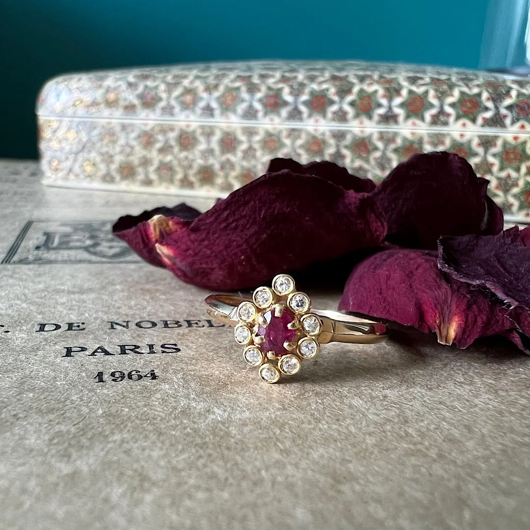 Gros Lot De Bijoux Vintage Et Anciens - Bagues, Boucles D'oreilles, Colliers, Occasion