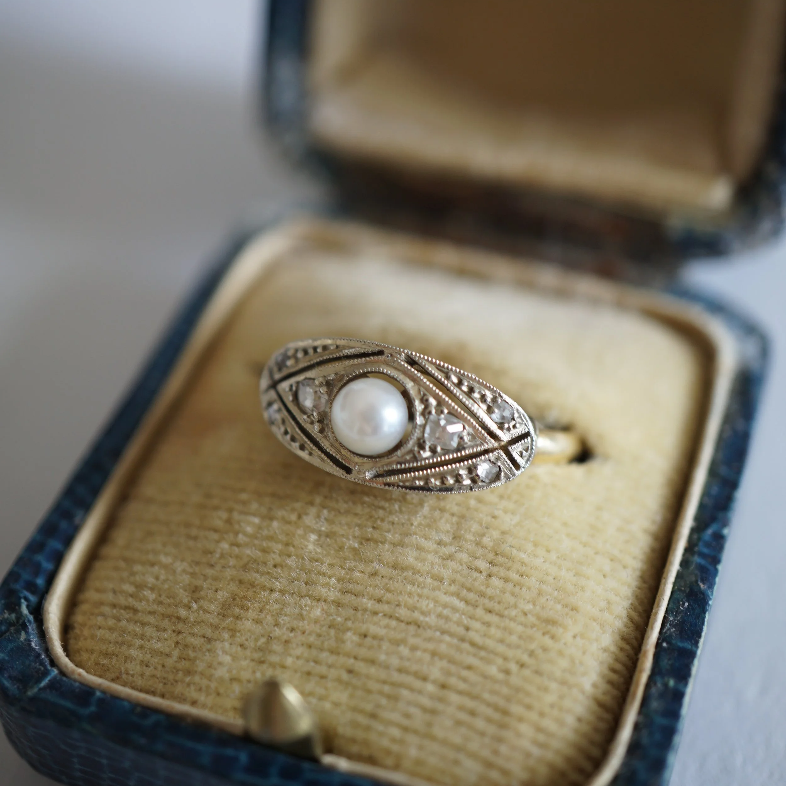 Bague or perle diamants