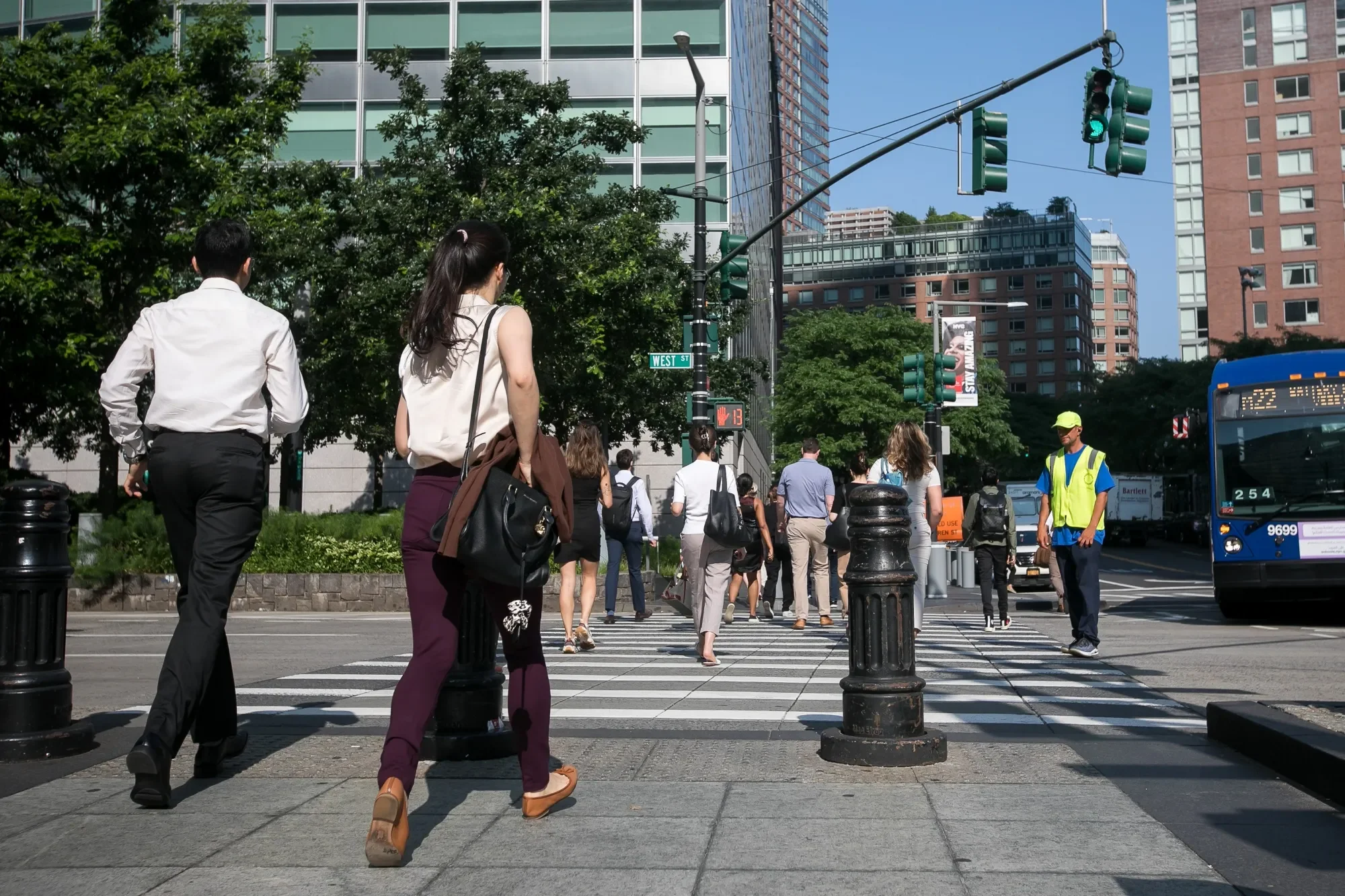 For Young New York Job Hunters, Entry-Level Roles Are Vanishing