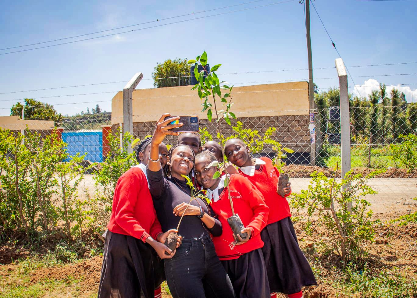 (5) Kenya_Globe Gone Green_olkaria primary school.jpg