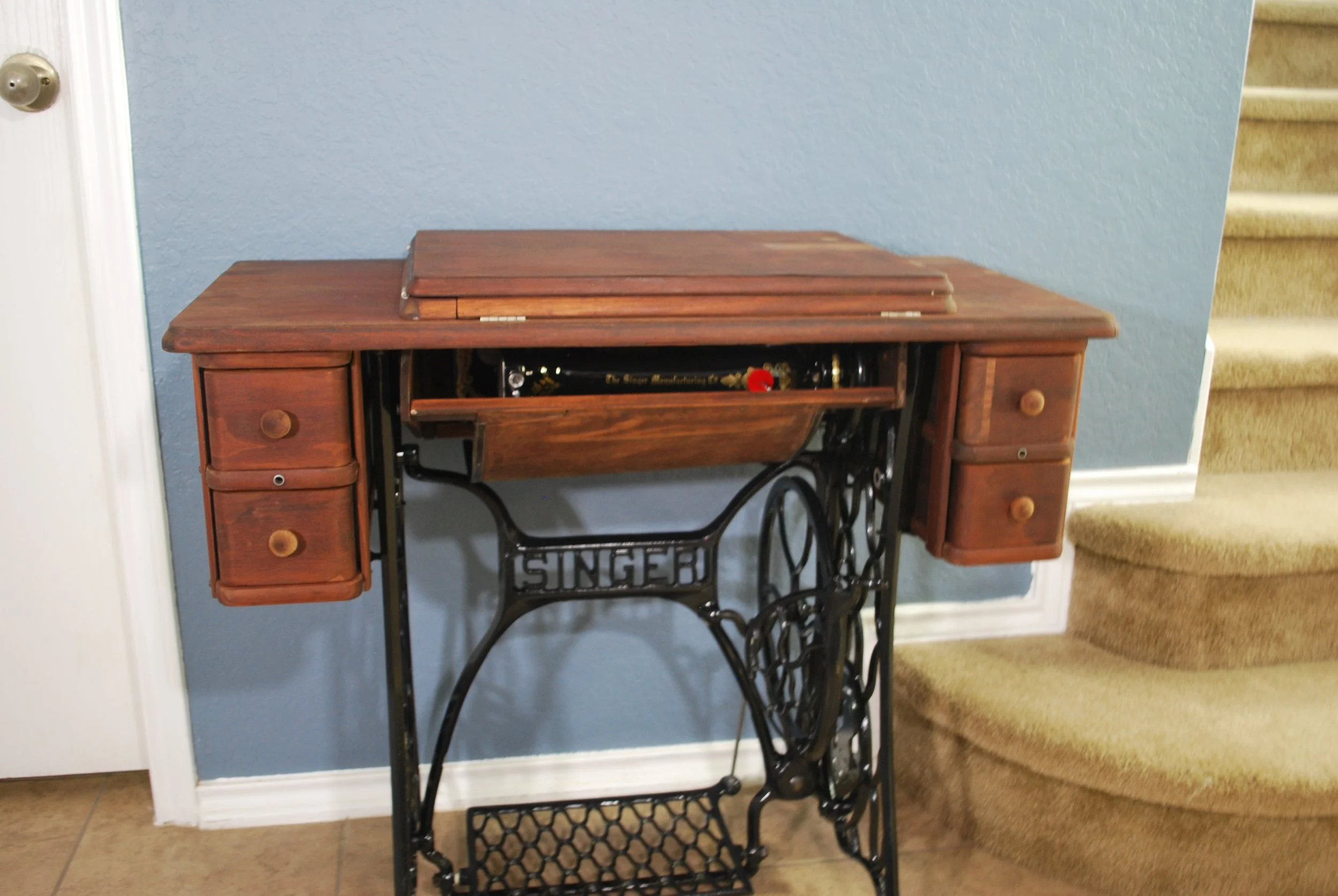 Singer Model 27 cabinet