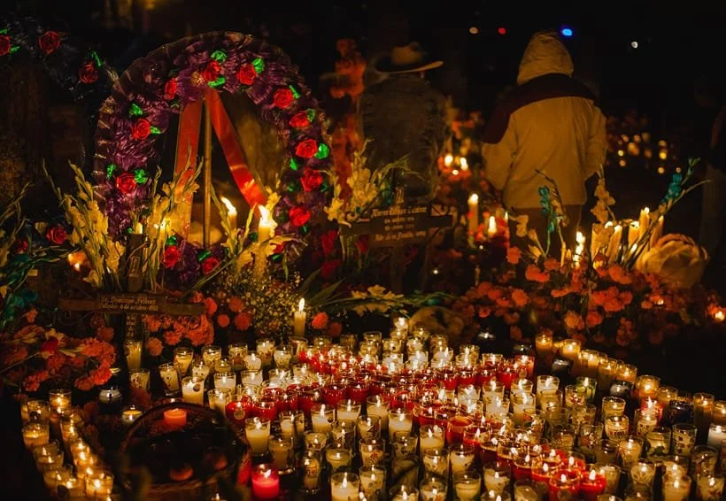 Panteones Dia de Muerto.jpeg