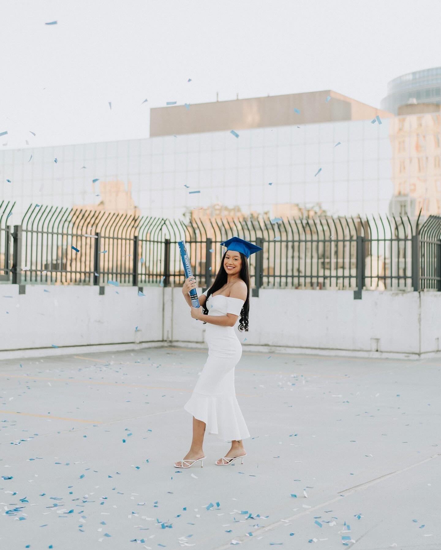 It&rsquo;s almost graduation time&hellip;.. 

I&rsquo;m going to highlight some college graduates on my story tomorrow but for now congrats to this gorgeous girl! Thank you @jazminquinones_ for trusting me to capture this momentous time! 💙🎓