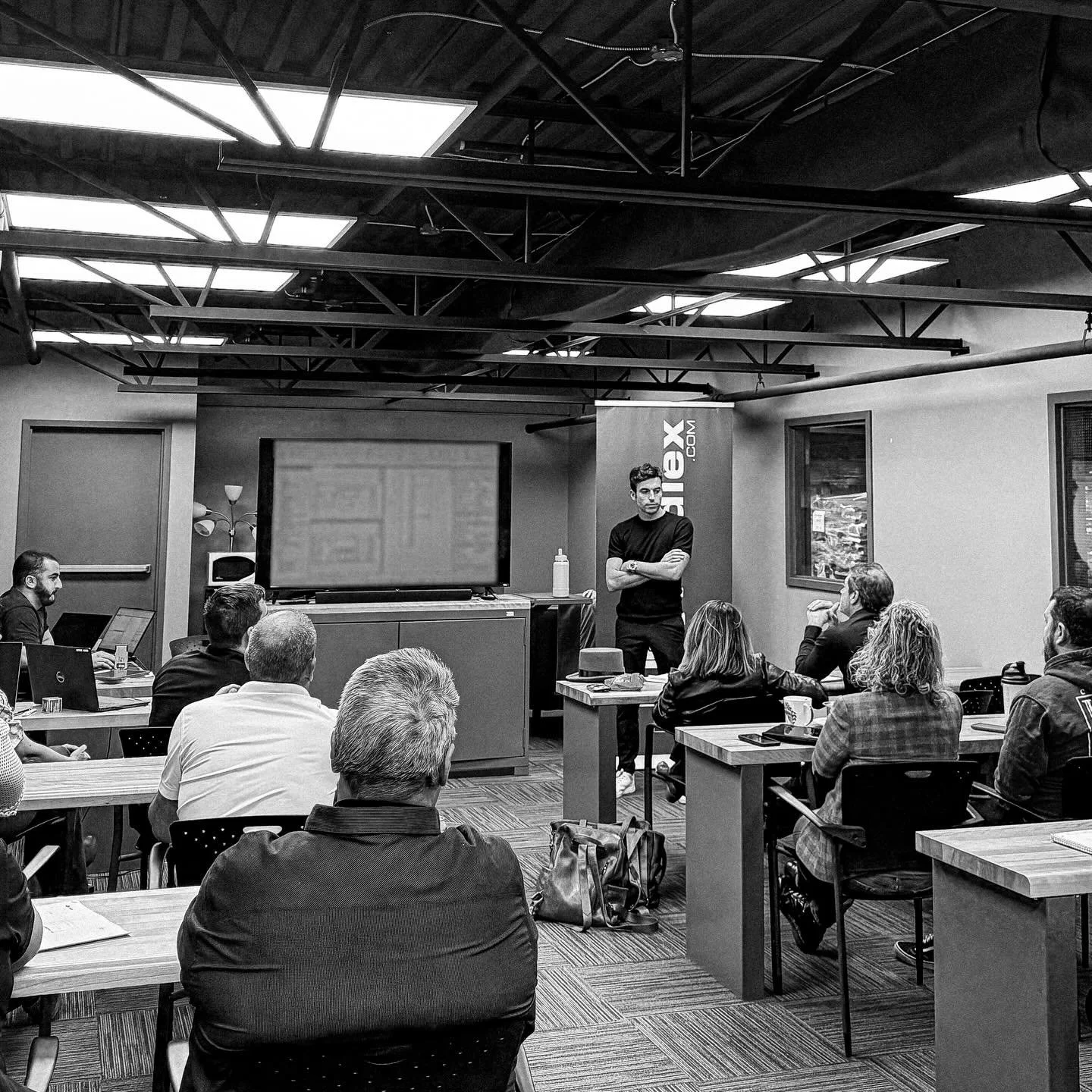 Chez Groupe Anthem, on ne se limite pas aux plans. On d&eacute;veloppe activement notre division en consultation technique et strat&eacute;gique pour les entreprises.

Concr&egrave;tement, nous accompagnons les organisations qui souhaitent &eacute;vo