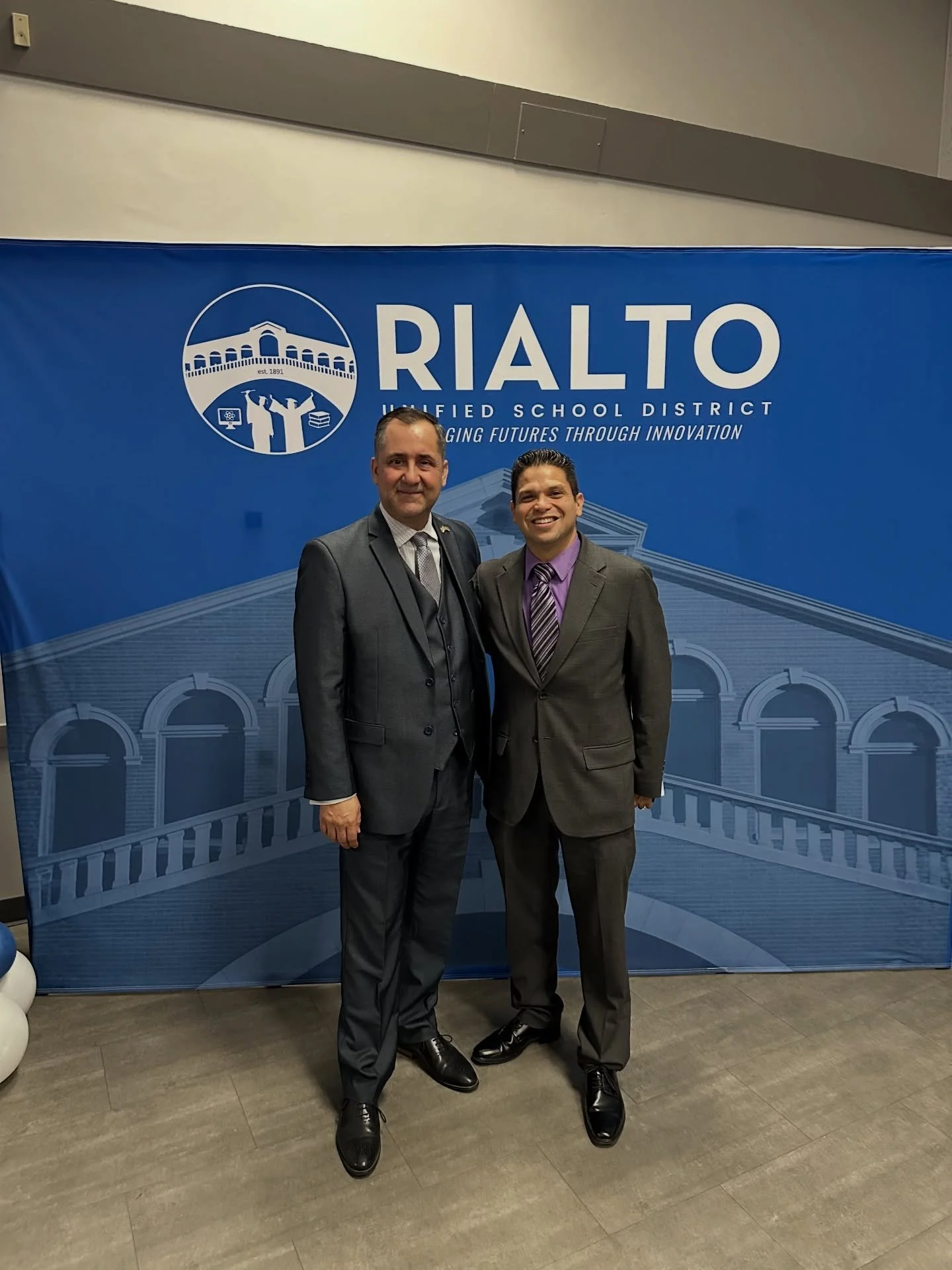 We are excited to welcome Dr. Alvarez to Rialto Unified School District as their new Superintendent 🎉

We look forward to the great things @rialto_usd will do under your leadership, and look forward to continuing to partner together! 
&bull;
&bull;
