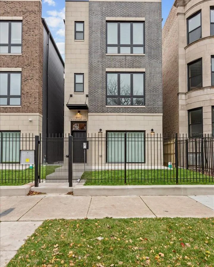 ✨ OPEN HOUSE TODAY IN BRONZEVILLE ✨

📍 4932 &amp; 4934 S. Champlain Ave
🕛 Noon &ndash; 2 PM

Step inside two exceptional 3-flat investment properties in one of Chicago&rsquo;s most sought-after neighborhoods! Each building features a 3-car detached