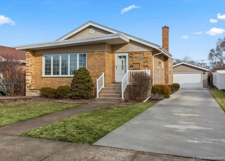 🏡 OPEN HOUSE TODAY! 🏡
📍 5004 Harnew Rd South, Oak Lawn
🕛 Noon &ndash; 2:00 PM

Join us today to tour this impeccably maintained, move-in ready 3-bedroom, 2-bath raised ranch located in a highly desirable Oak Lawn neighborhood within District 123 