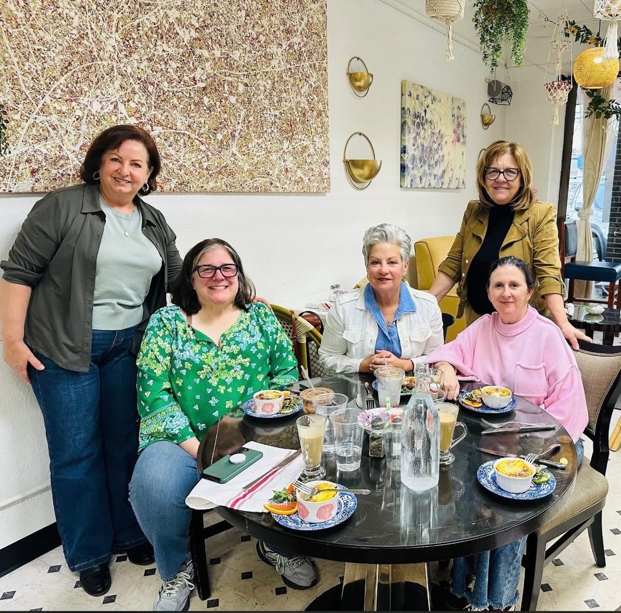 Around Town with Assumpta

Met up with some of my real estate friends today at Genetti&rsquo;s Bistro in Palos, such a *cute* spot! 

I had the quiche and it was absolutely delicious&hellip; definitely a must-try!

If you&rsquo;re in the area, check 