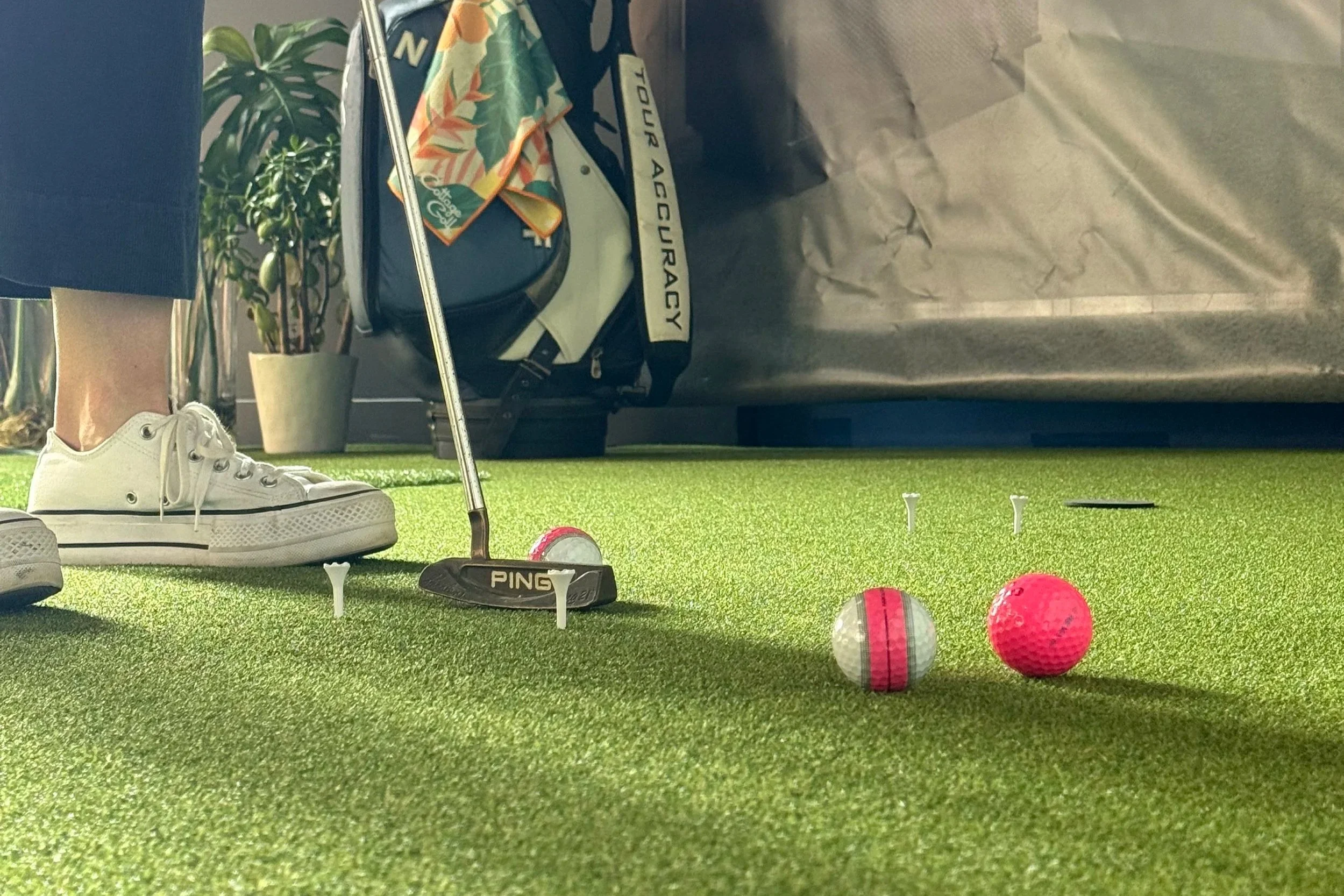 putting drill in golf studio