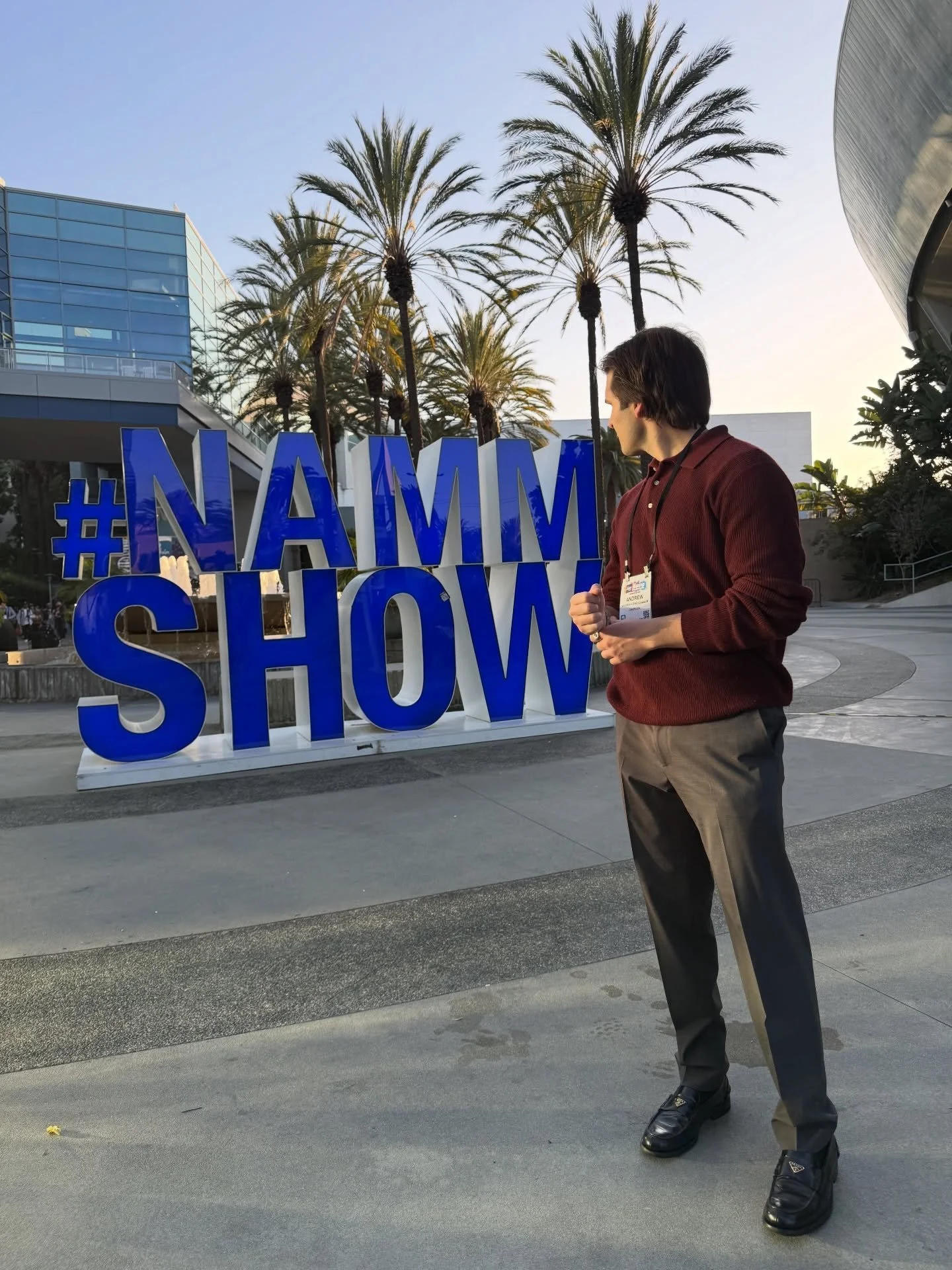 Played some of my original piano pieces at the @kawaipianosus booth at @thenammshow yesterday 🎹

***

If you need an event pianist or original music for an upcoming short, feature, or game, DM or email me - let&rsquo;s work together. 🤝

Credits:

F