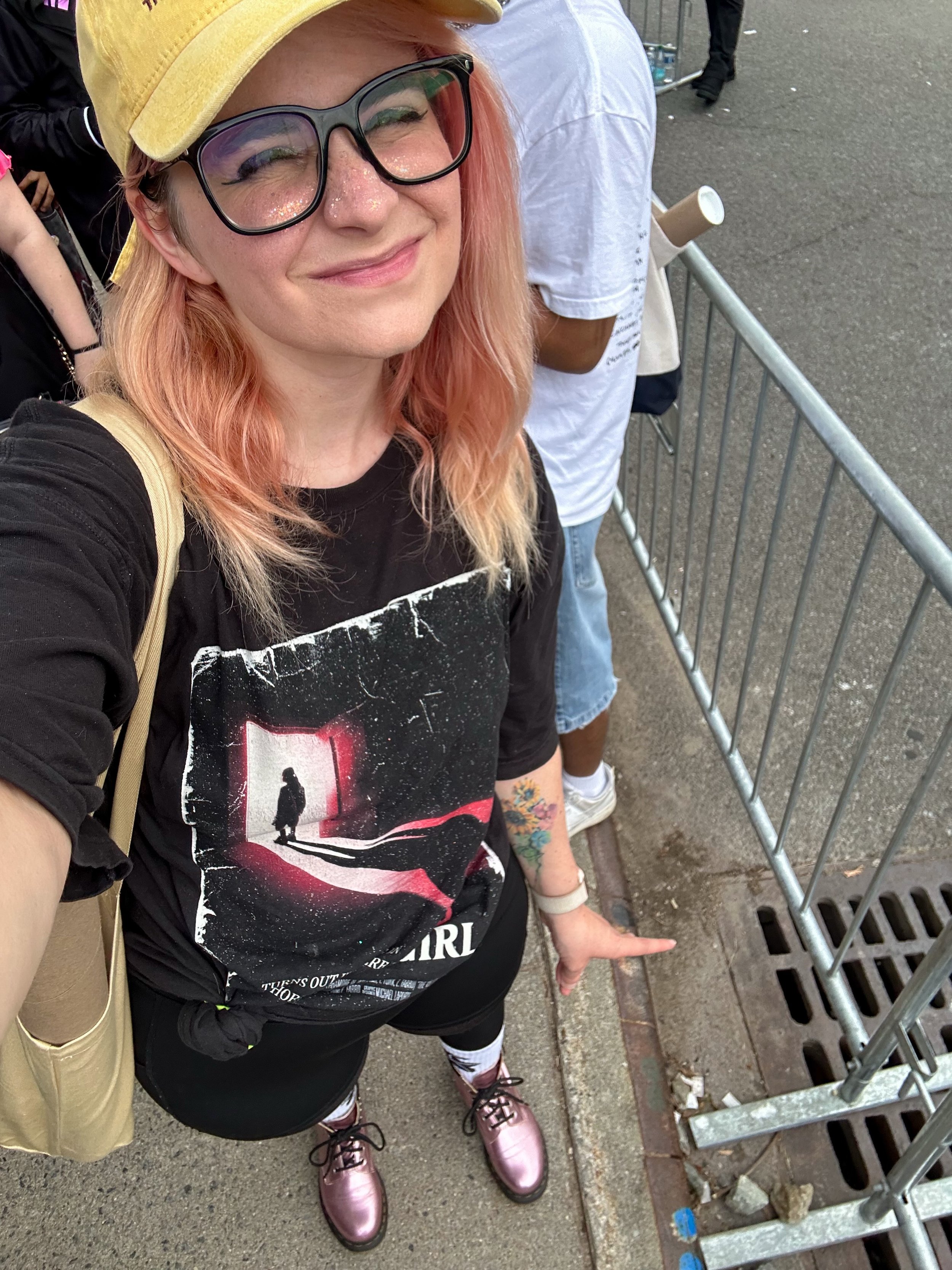 Whats better than one Hayley Williams concert in 2026? TWO HAYLEY WILLIAMS CONCERTS IN 2026!

Whats better than one Hayley Williams concert in 2026? TWO HAYLEY WILLIAMS CONCERTS IN 2026!

&ldquo;Simmer&rdquo; (with me screaming about motherhood at th