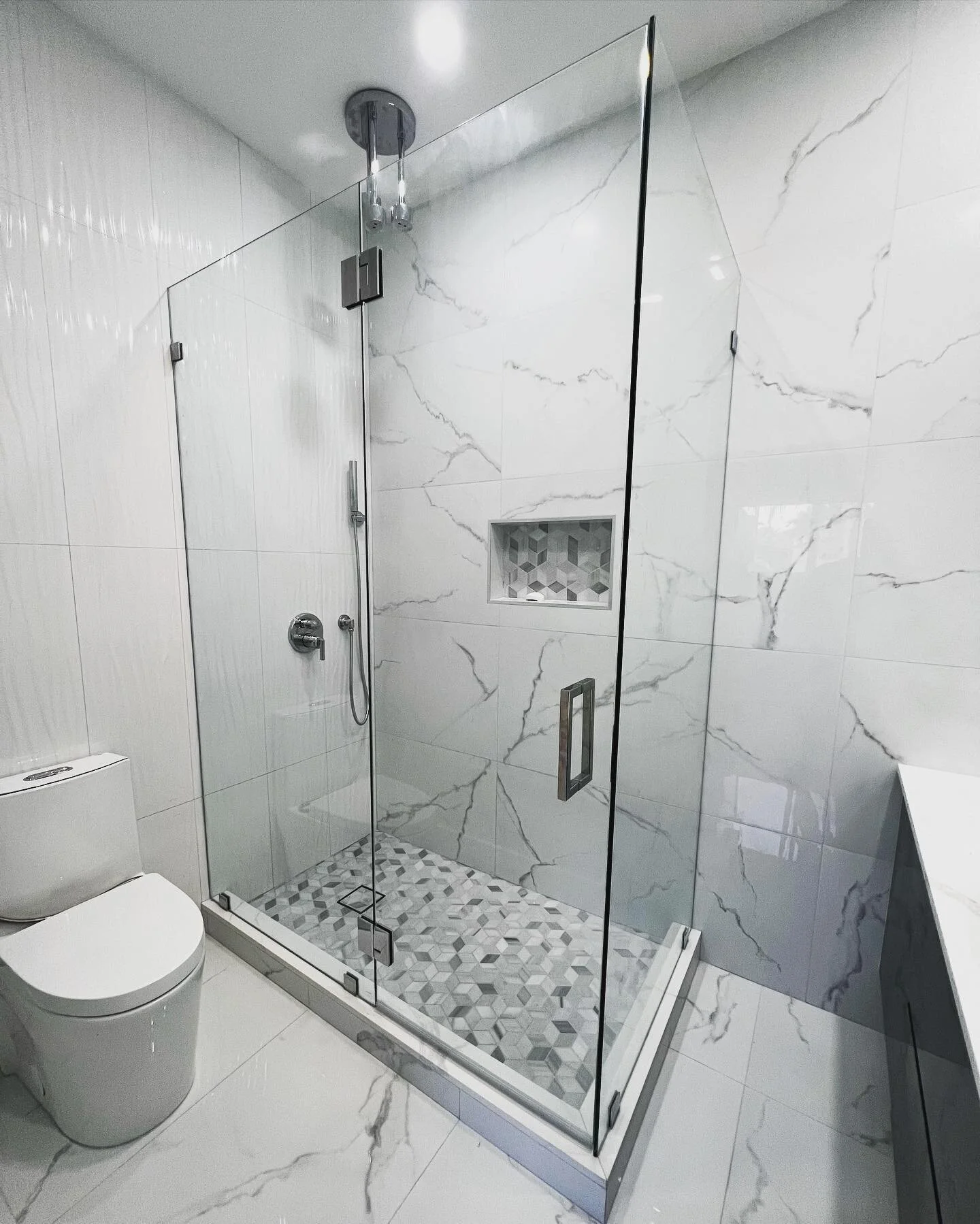 Check out these shower doors that were installed last week at this newly remodeled home in Tamiami. We installed 4 shower enclosures and 4 barn door systems for privacy to the bathroom. Check it out!
&bull;
&bull;
&bull;
&bull;
&bull;
&bull;
#showerd