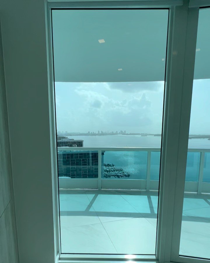 Finally got to check up on our Brickell project ! In this project we installed 14 motorized roller shades. We installed 5% solar screens in the common areas and room darkening shades in the bedrooms. Check it out!
&bull;
&bull;
&bull;
&bull;
&bull;
&